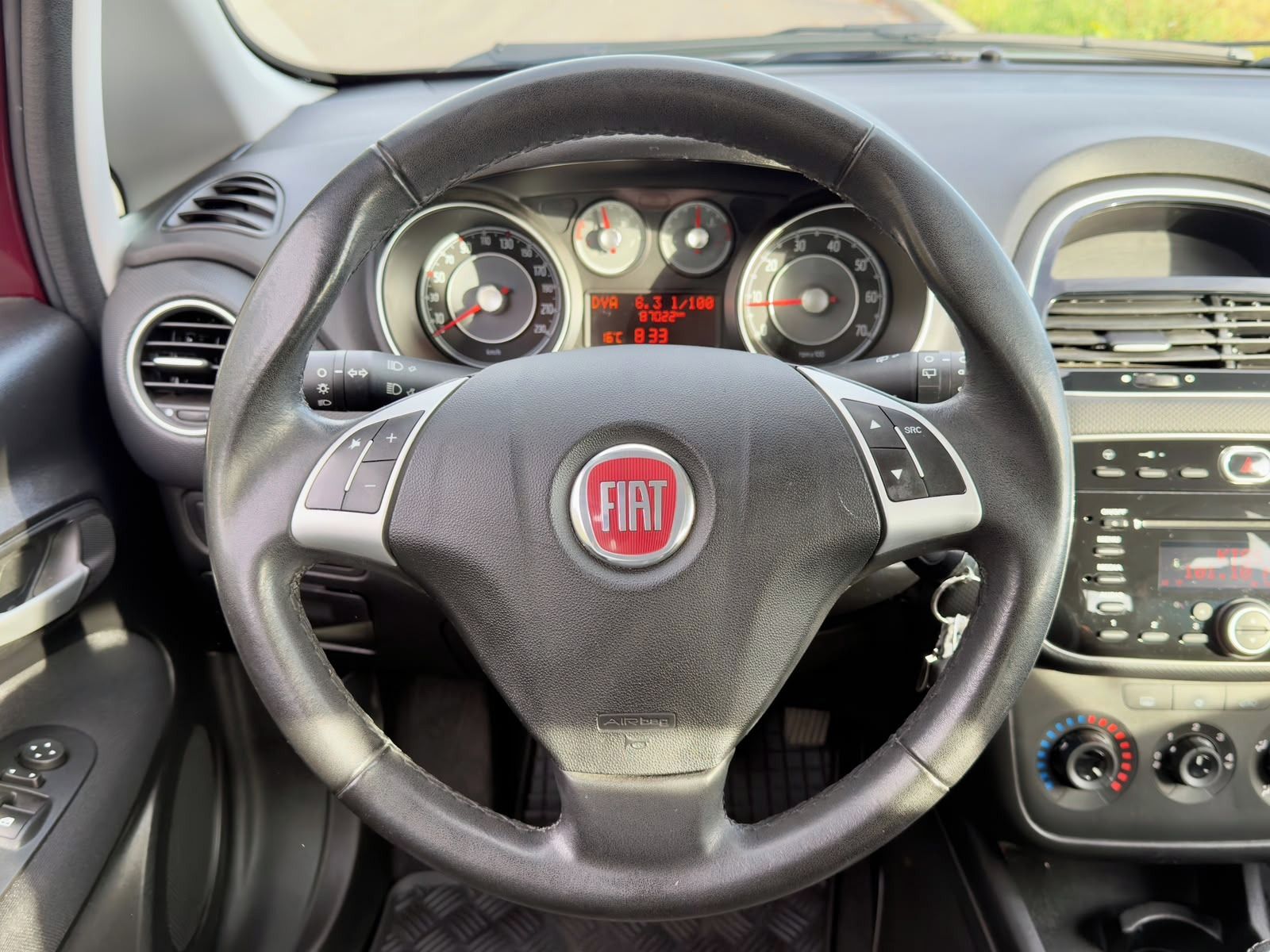 Fiat Punto, 1.Maj, 87TKM, SERVISKA, ROZVOD - fotka 6