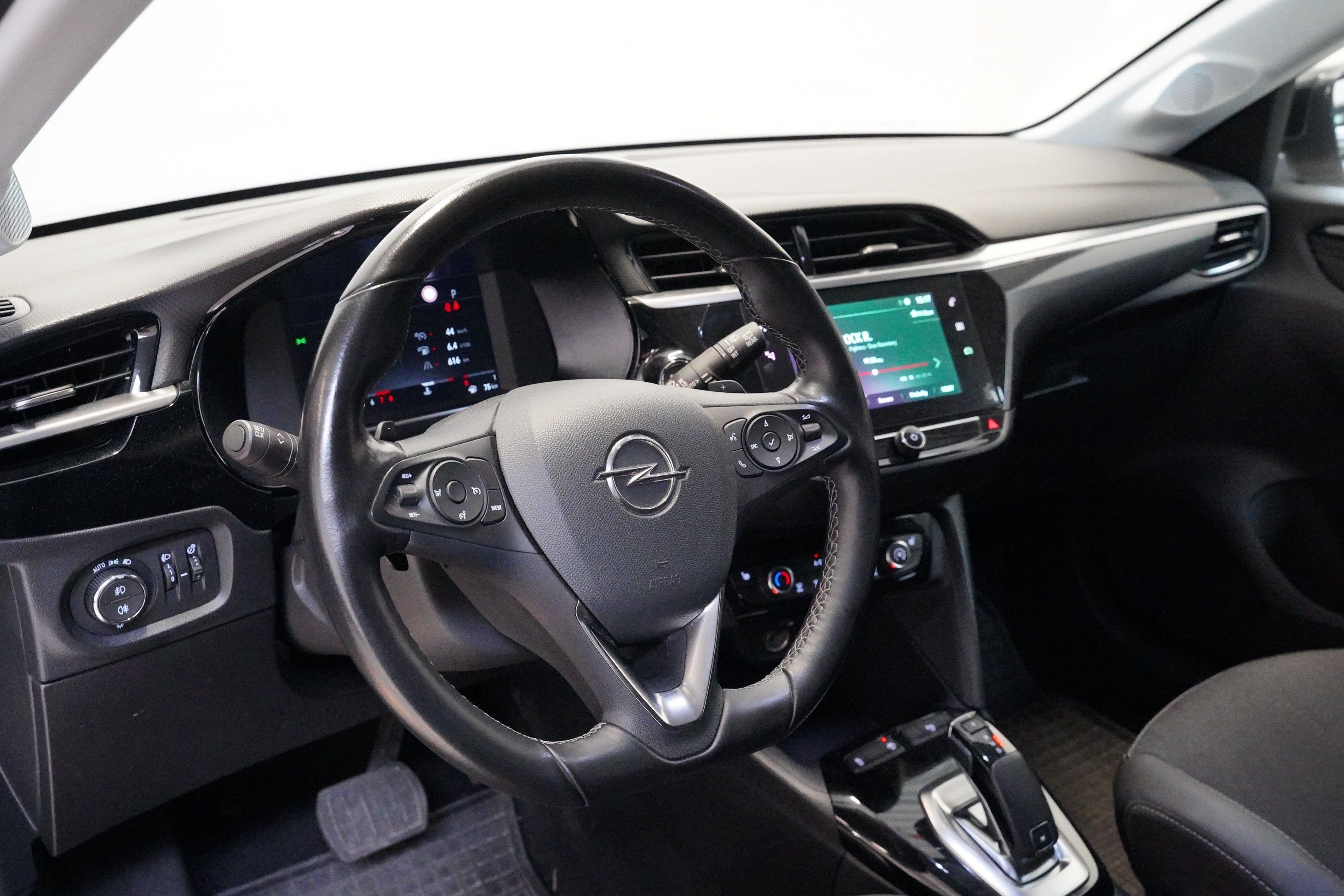 Opel Corsa, 1.2T 74 kW - fotka 5