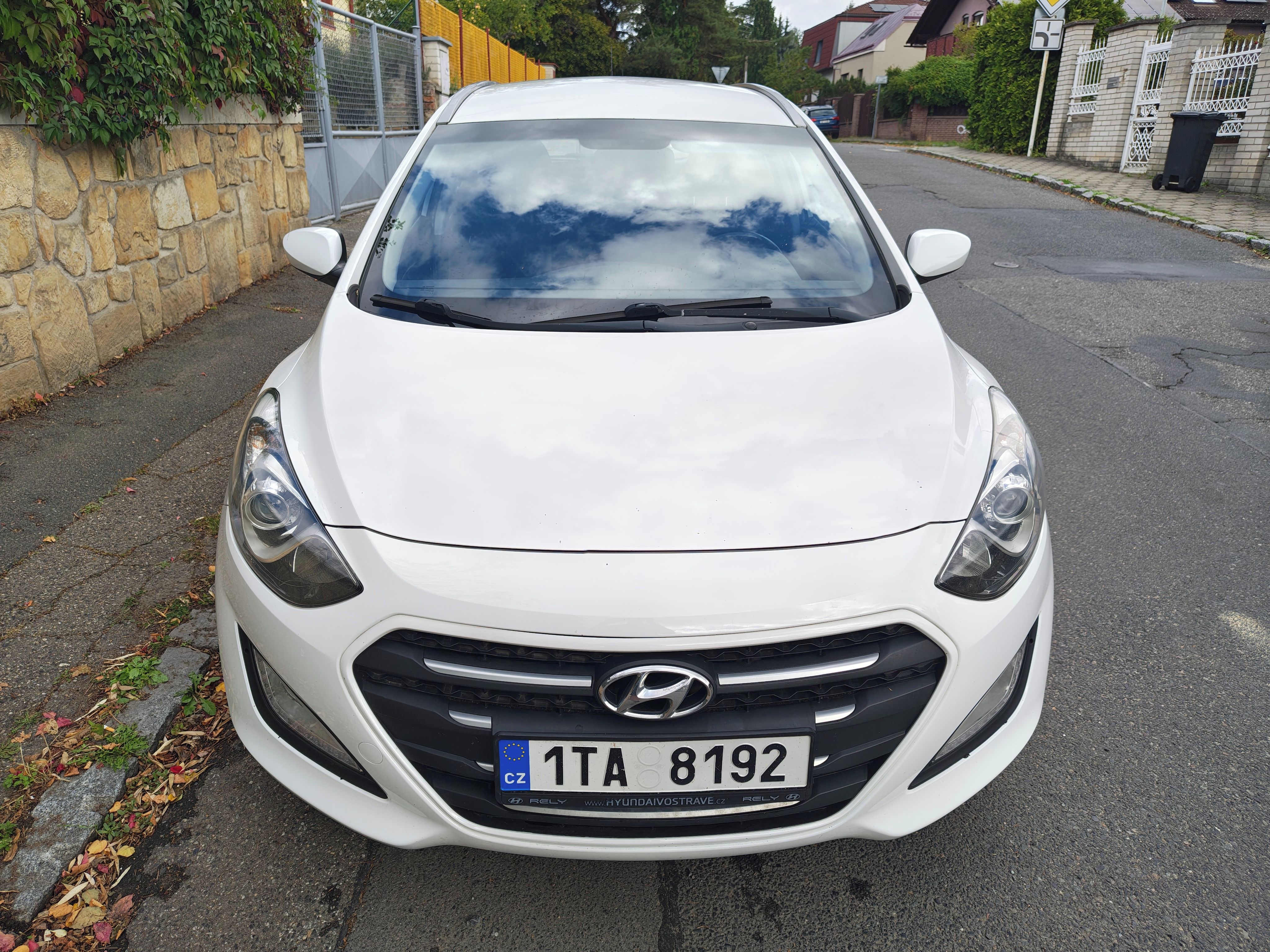 Hyundai i30, Hyundai i30 kombi 1.6 CRDi 81k - fotka 3