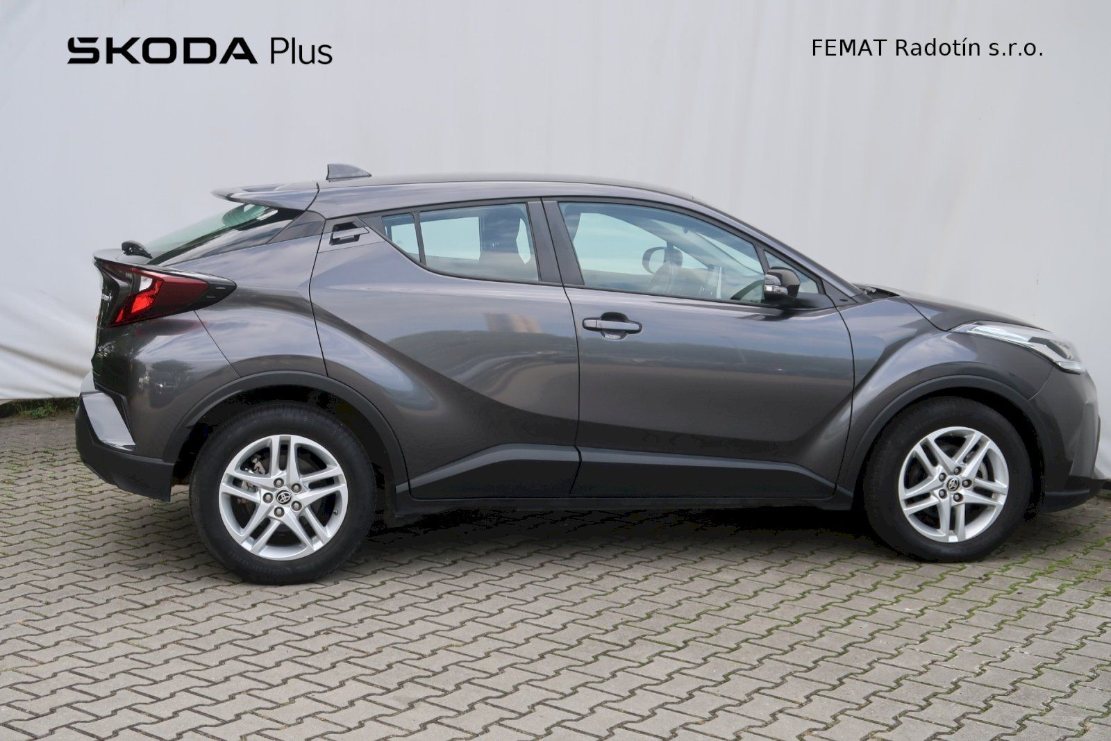 Toyota C-HR, C-HR 1,8 E-CVT /90 kW COMFORT - fotka 3