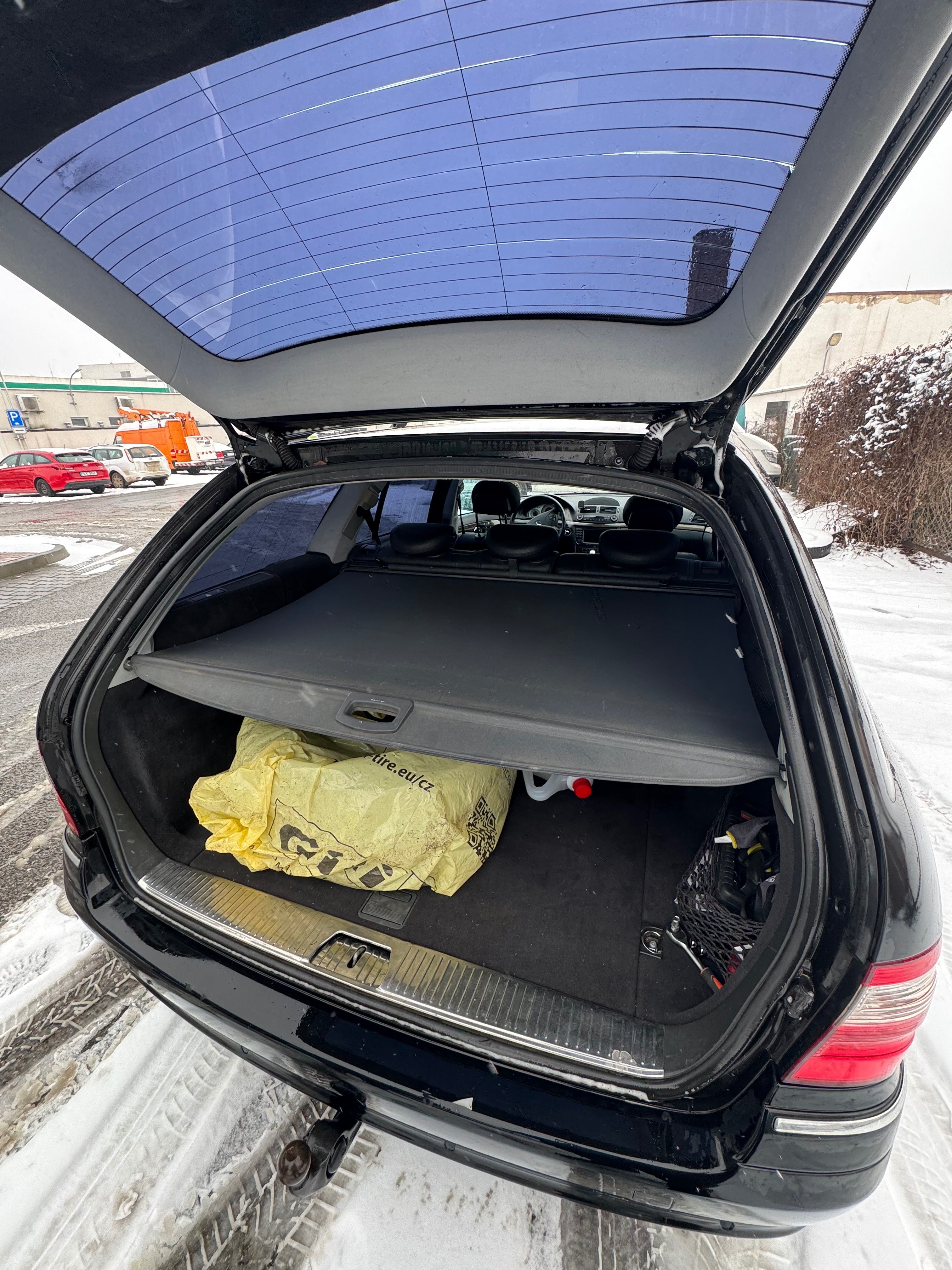 Mercedes-Benz Třídy E, W211,E320 - fotka 4