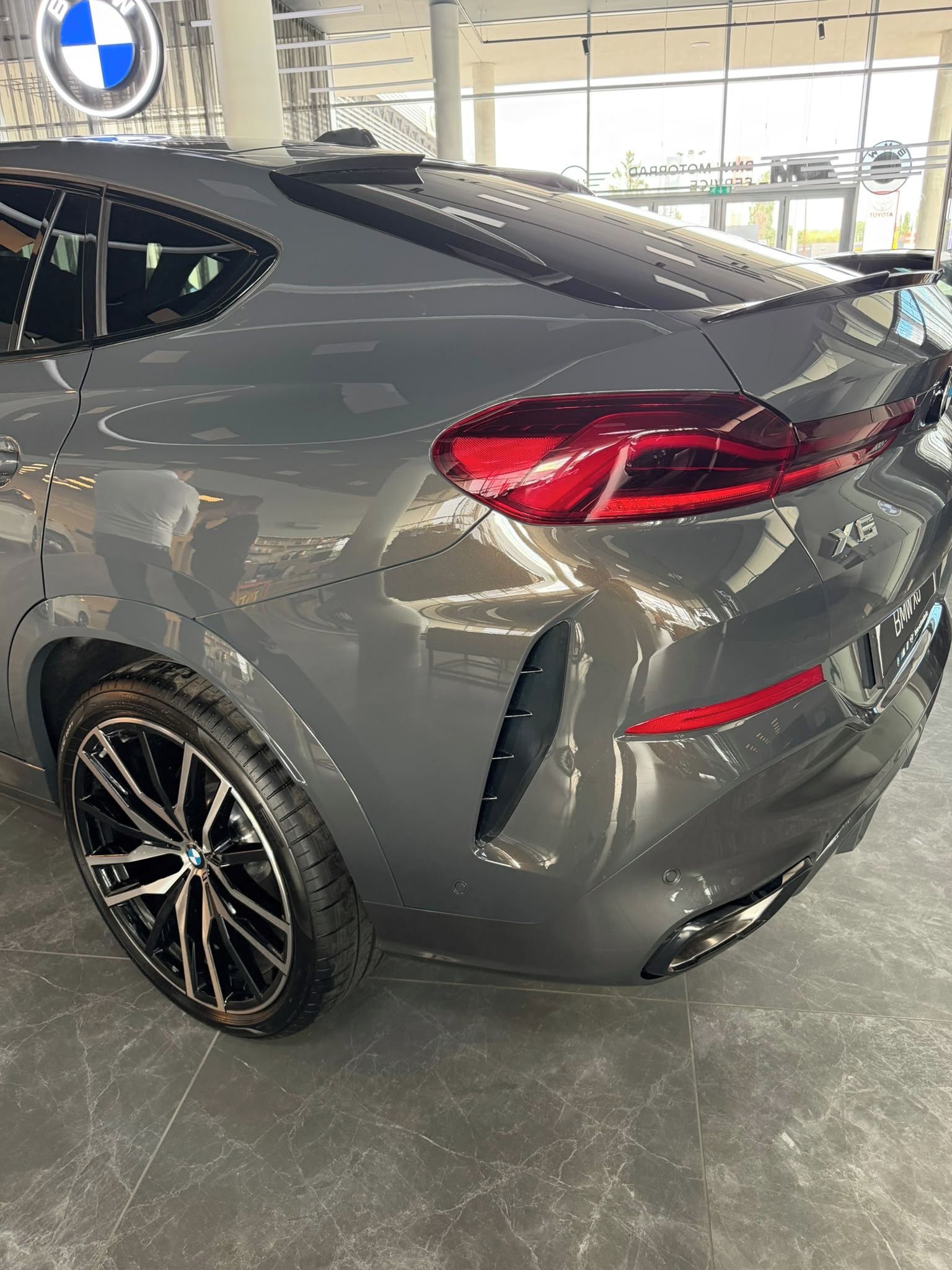 BMW X6 - fotka 4