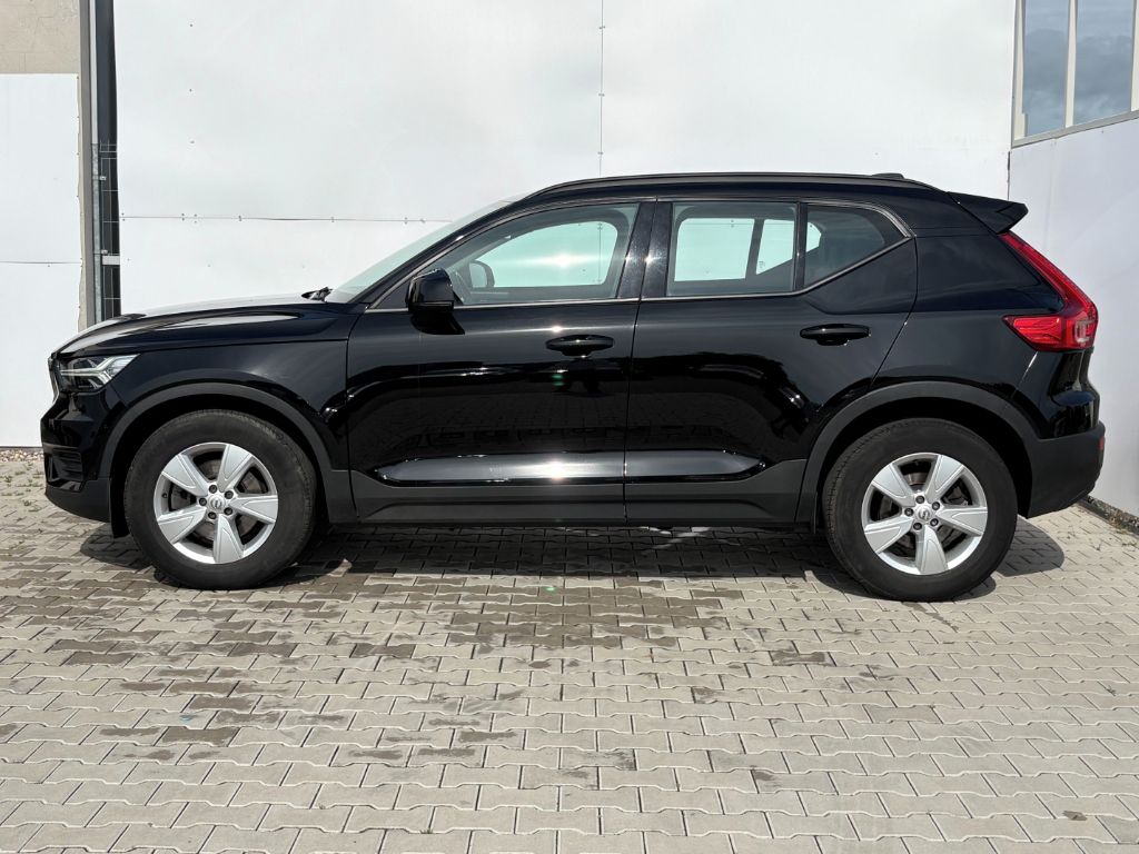 Volvo XC40, Momentum core T2 95kW - fotka 6