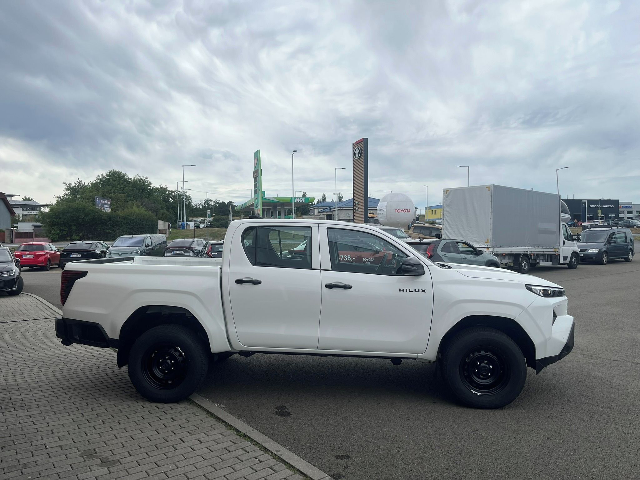 Toyota Hilux, 2.8D MHEV Live 4x4 - fotka 4