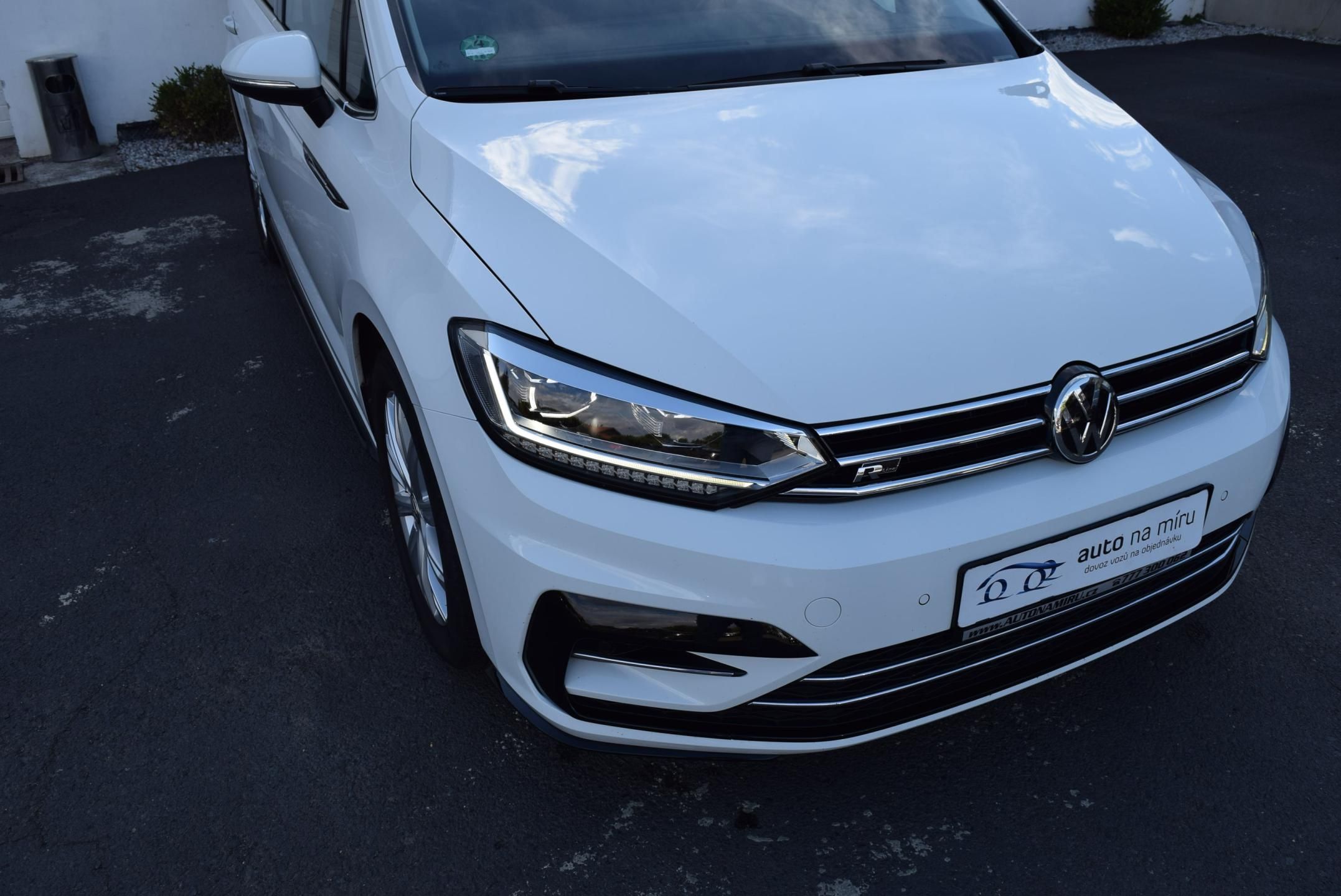 Volkswagen Touran, 1.4TSI 110kw R-line NAVI LED - fotka 4