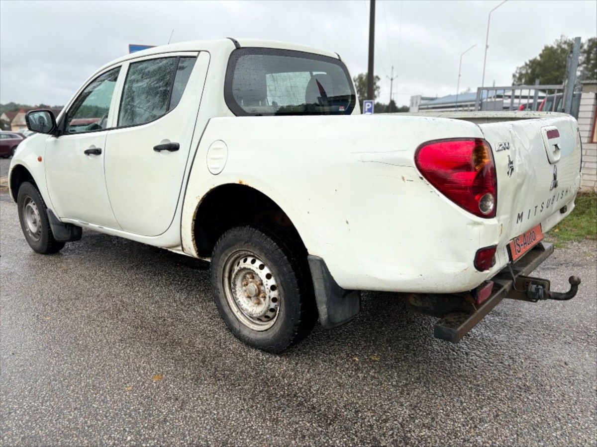 Mitsubishi L200, 2,5 DI-D  4X4 - fotka 4