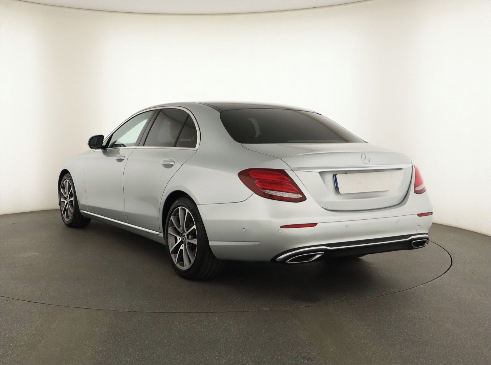 Mercedes-Benz Třídy E, 200 d, Automat, Kůže, Navi - fotka 4