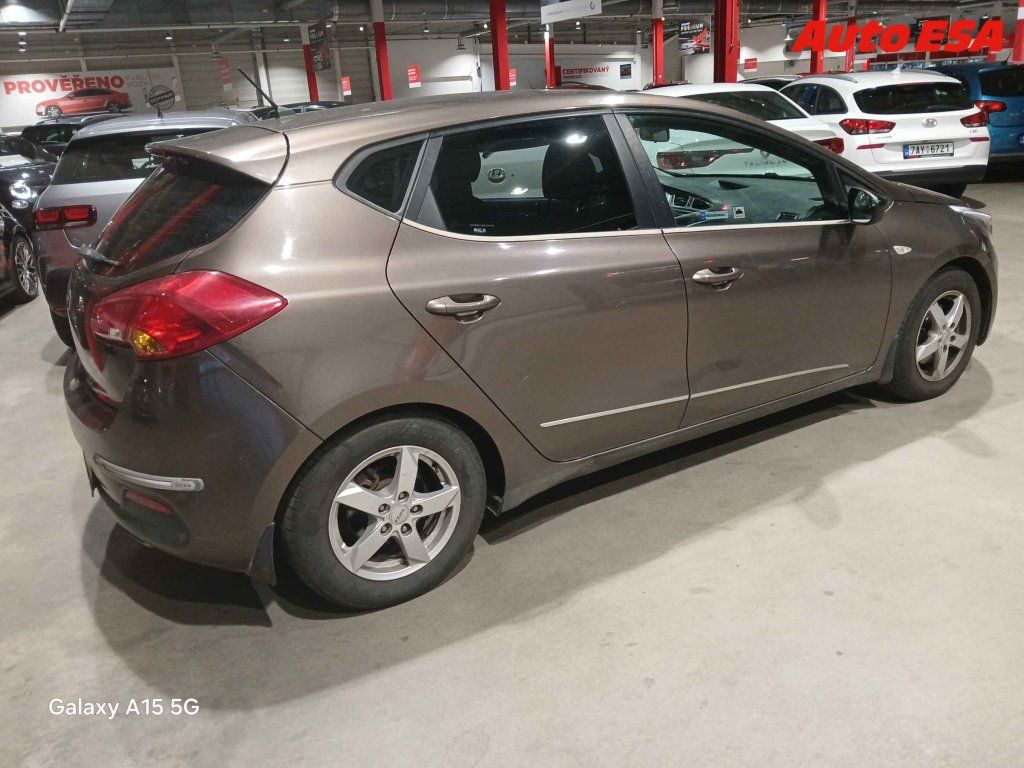 Kia Cee´d, 1.4 CVVT,ČR - fotka 2