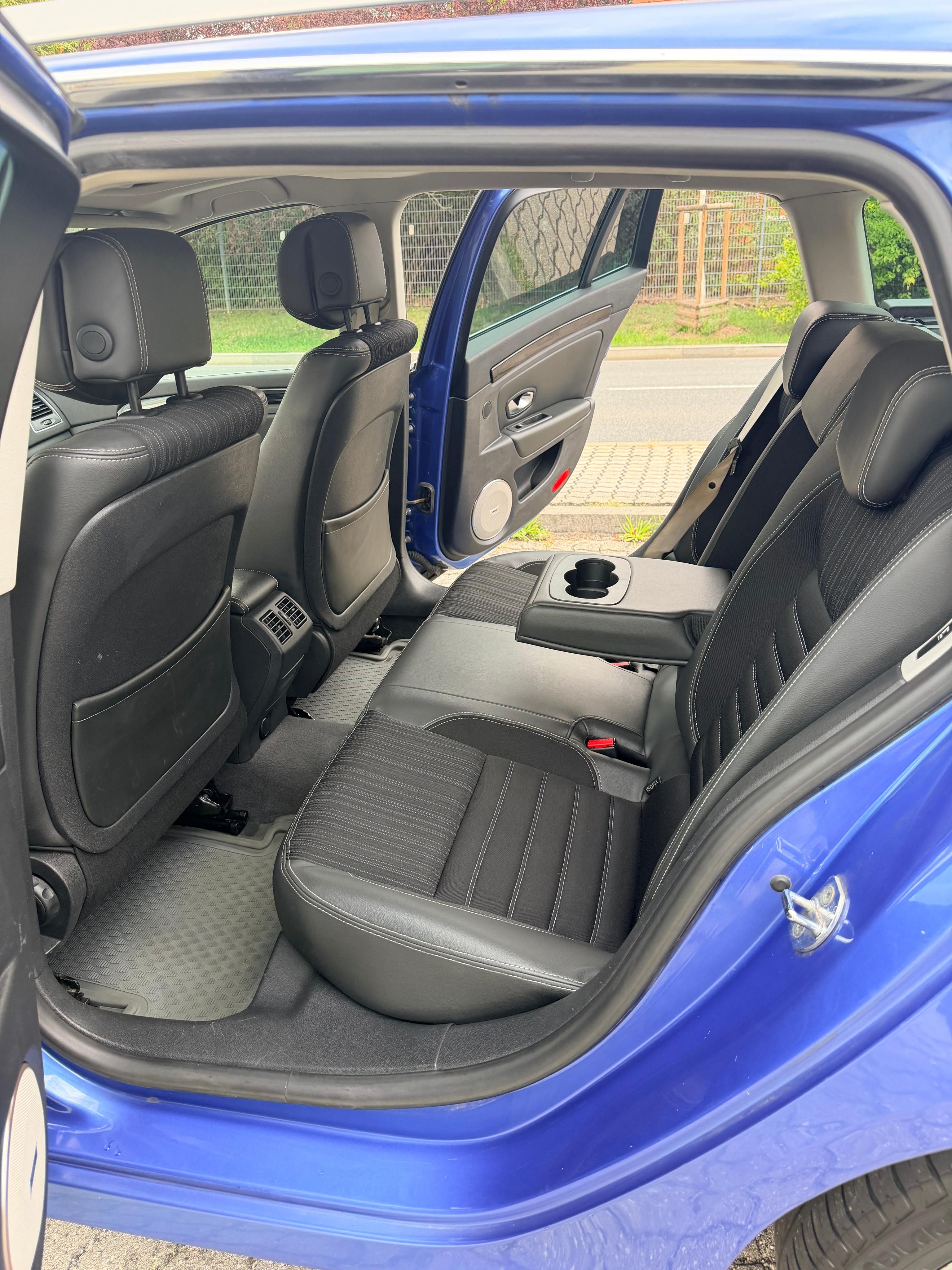 Renault Laguna, 3 Grandtour 2.0 dCi 127 kW - fotka 3