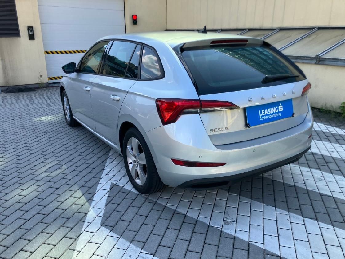 Škoda Scala, 1.0TSi Style po 1.majiteli čr - fotka 4