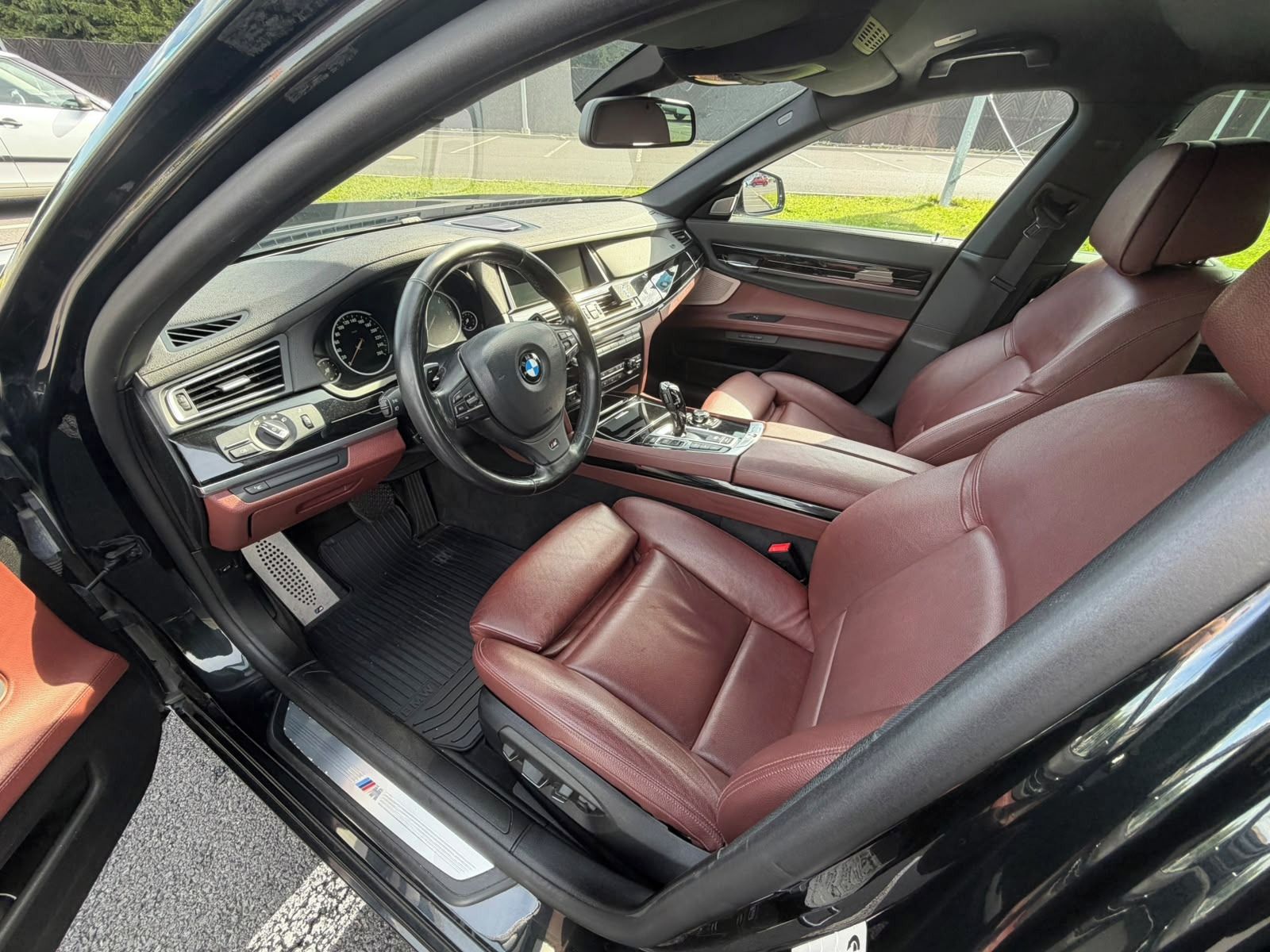 BMW Řada 7, ČR Nehavarované - fotka 5