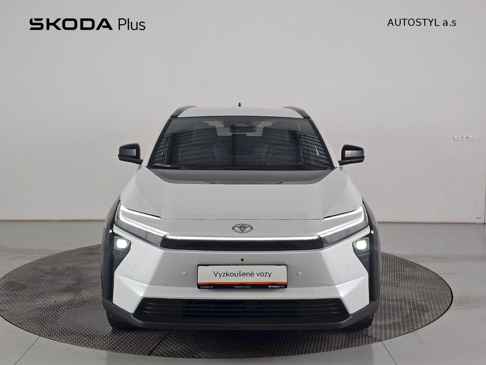 Toyota bZ4X, FACELIFT AWD 343k EXECUTIVE - fotka 4