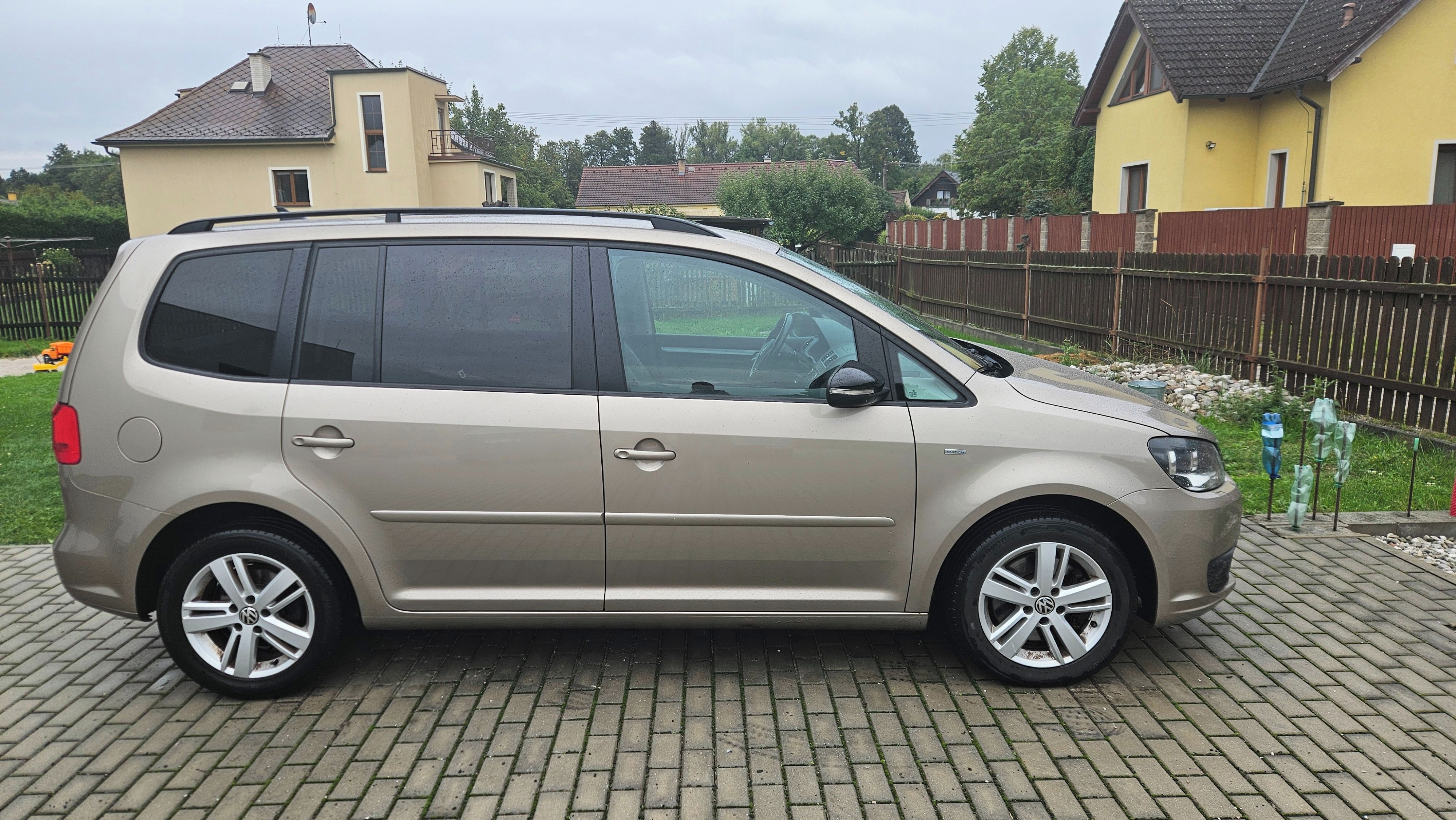 Volkswagen Touran, 2.0TDi 103kW Manuál motor CFHC