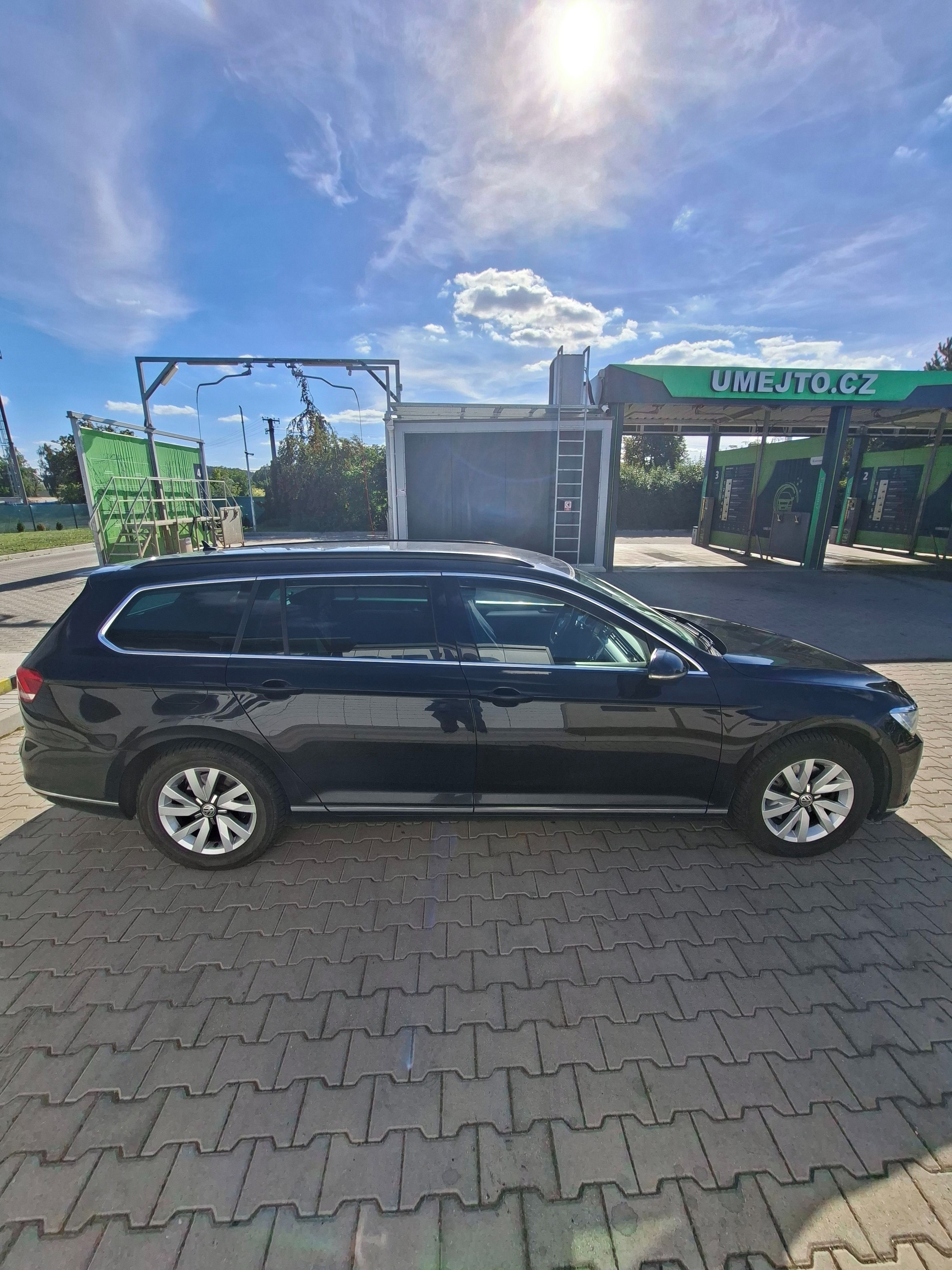 Volkswagen Passat, VW Passat 2.0 TDI 110kW DSG - fotka 5