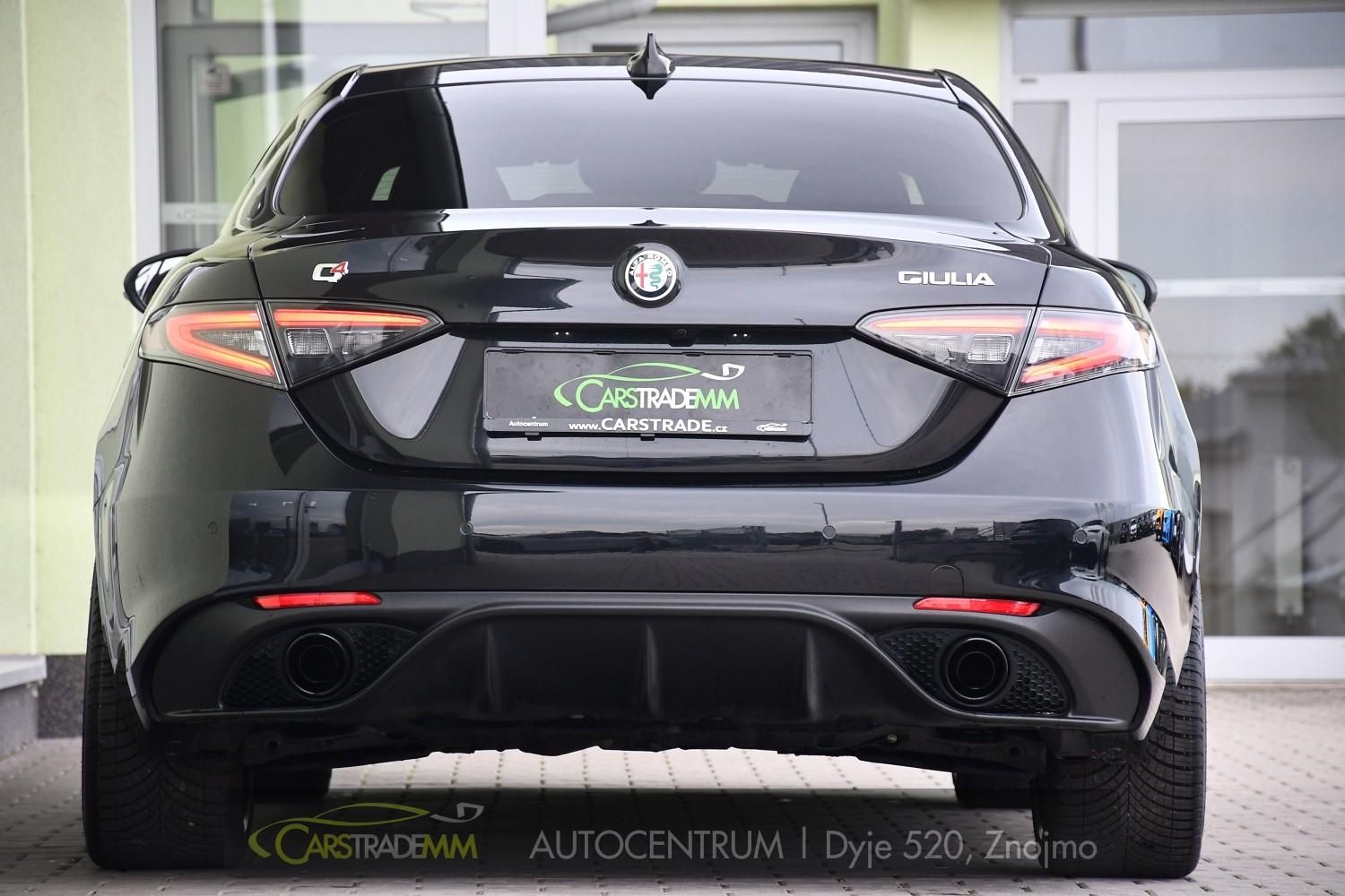 Alfa Romeo Giulia, 2.0T 16V 206kW VELOCE AT8 Q4 - fotka 4