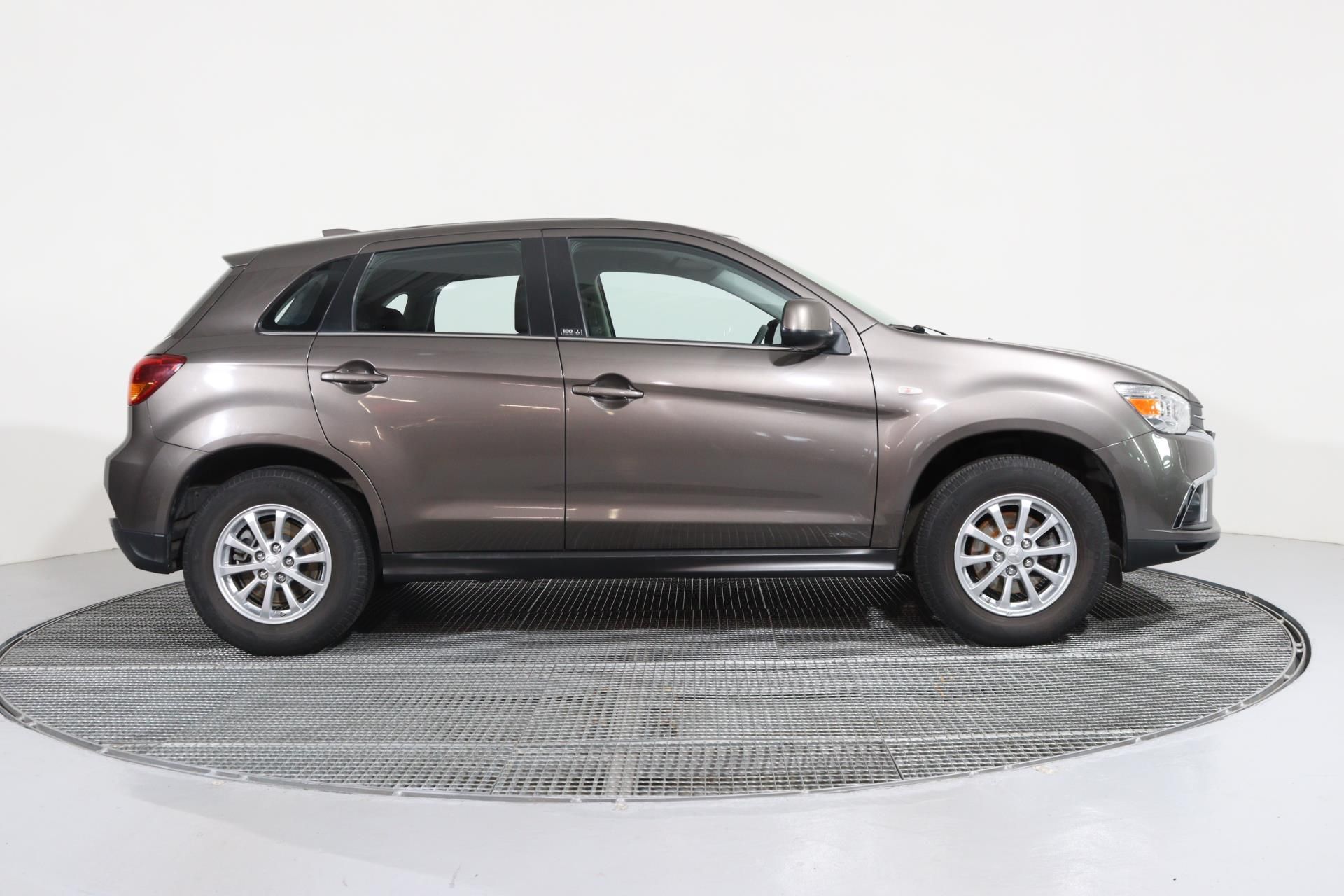 Mitsubishi ASX, 100 let 1,6 MIVEC 86 KW - fotka 3