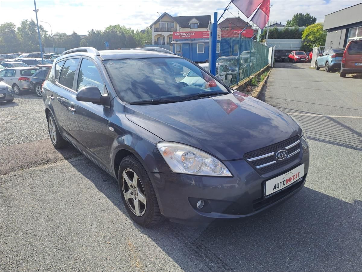 Kia Cee´d, 1,6 CRDi - fotka 2