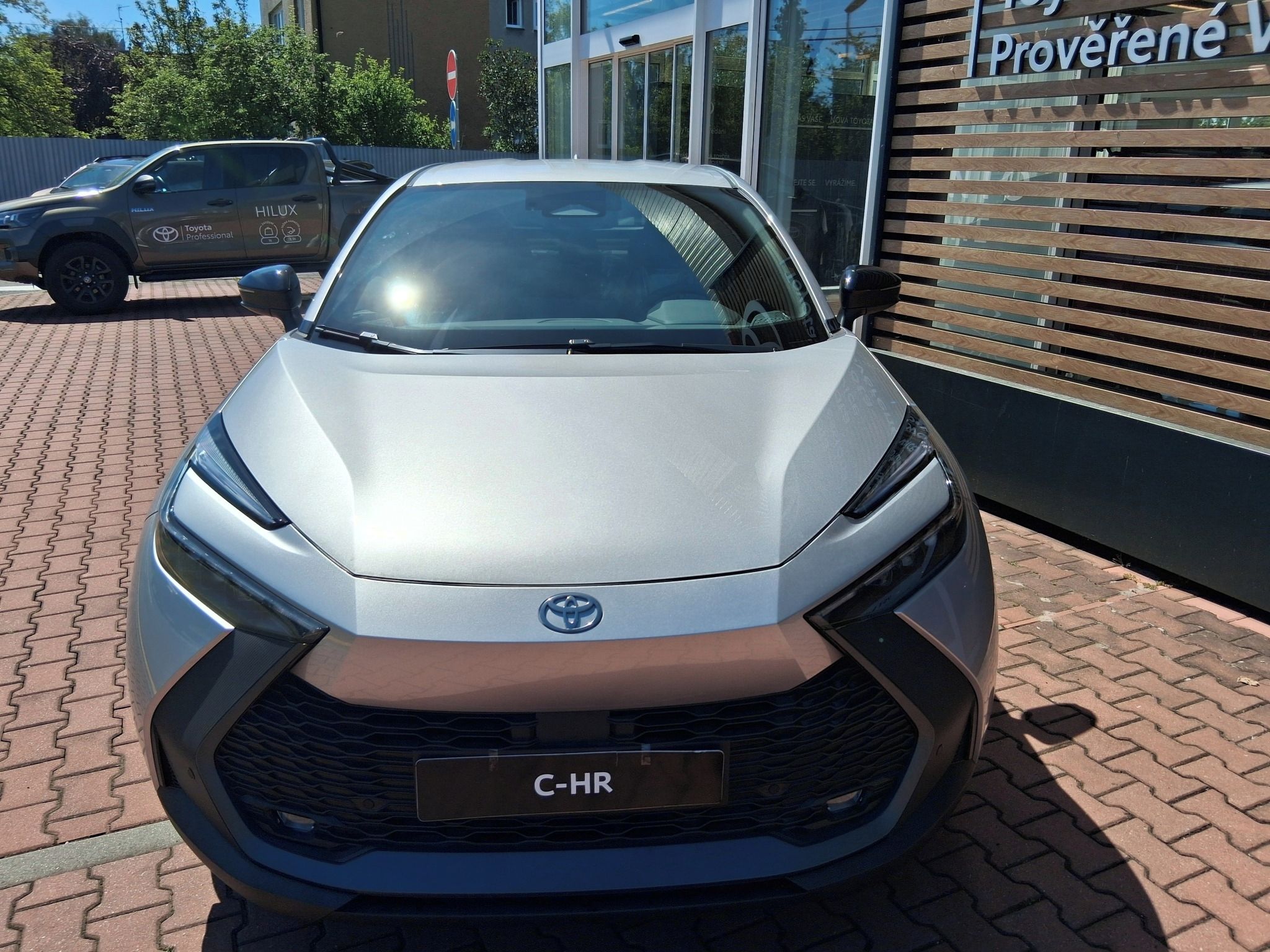 Toyota C-HR, C-HR stříbrná STYLE - fotka 2