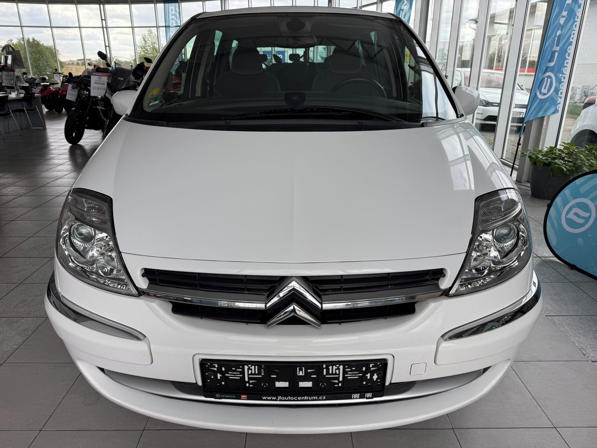 Citroën C8, 2.0 HDi 100 kW 1. majitel - fotka 2