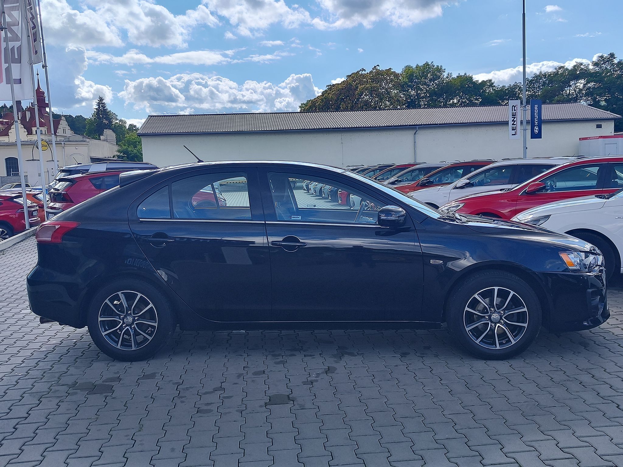 Mitsubishi Lancer, 1.6 Mivec/86kW ČR 1.Majitel - fotka 4