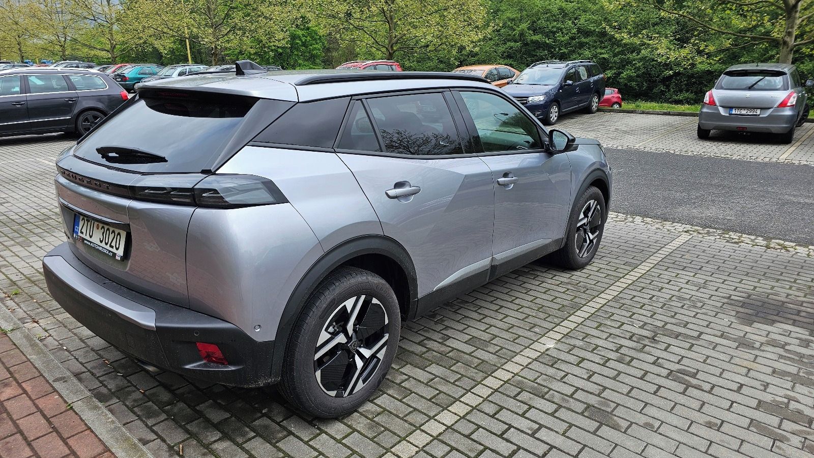 Peugeot 2008, 1.2 Puretech 74kw (Allure) - fotka 4
