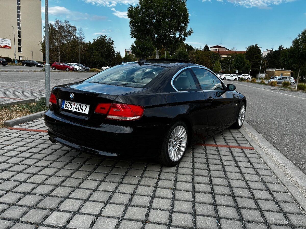 BMW Řada 3, BMW E92 325i - fotka 6