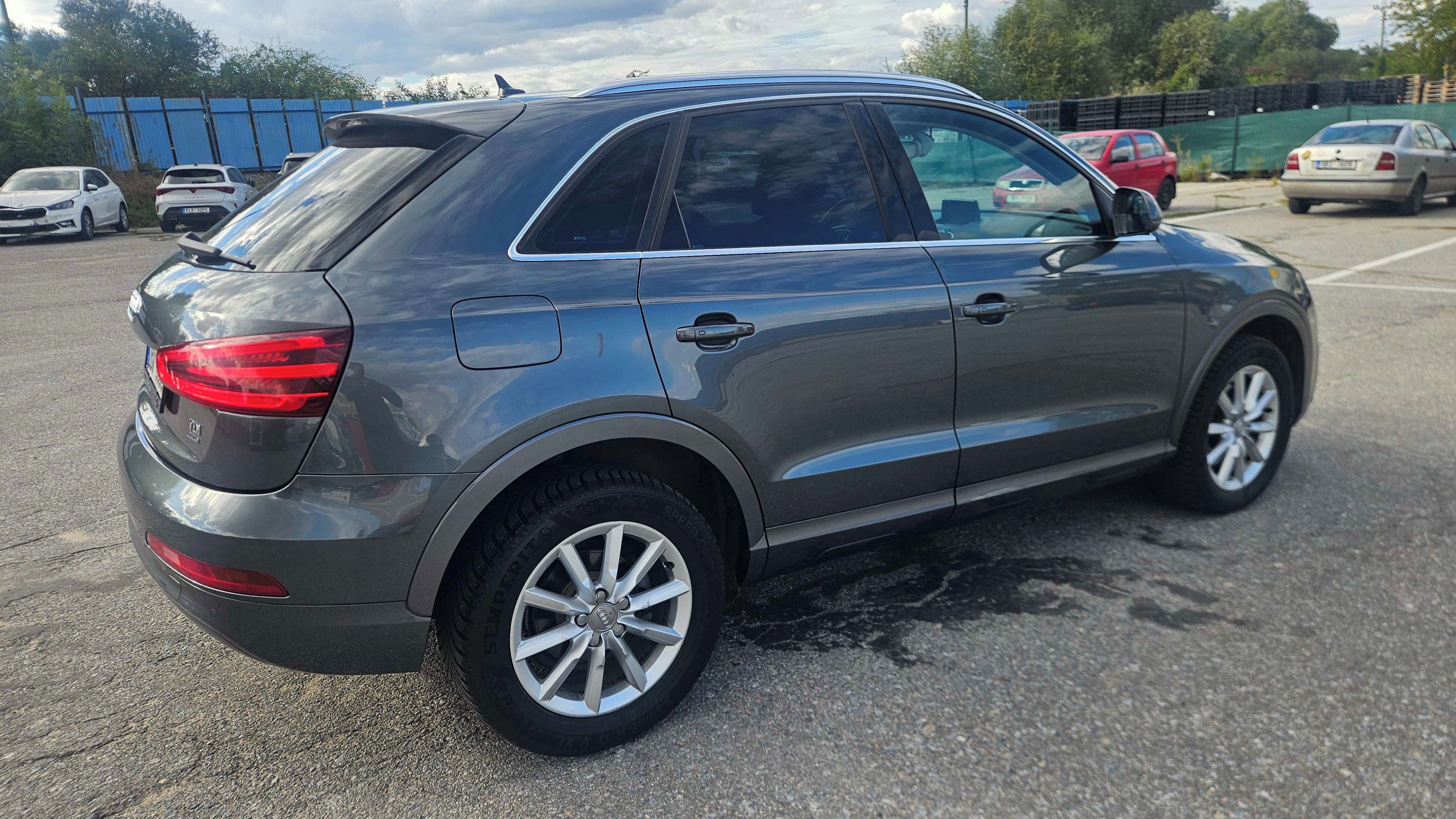 Audi Q3, 2.0tdi 4x4 130kw TOP STAV!!! - fotka 5