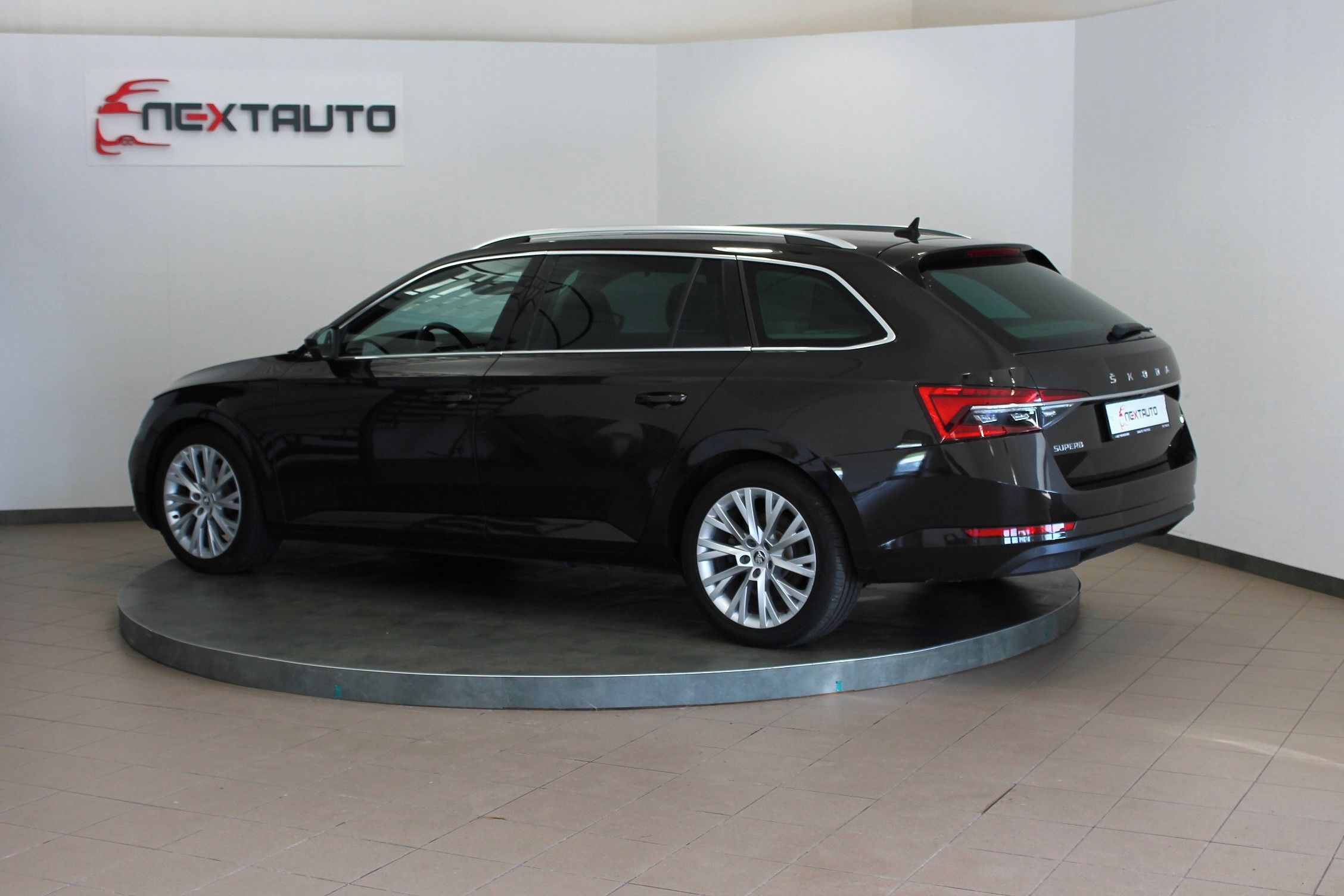 Škoda Superb, 1.4 TSI iV 160kW DSG STYLE, ČR - fotka 3