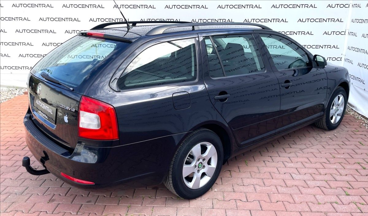 Škoda Octavia, 1,4 TSi,90kW,serv.kn. - fotka 4