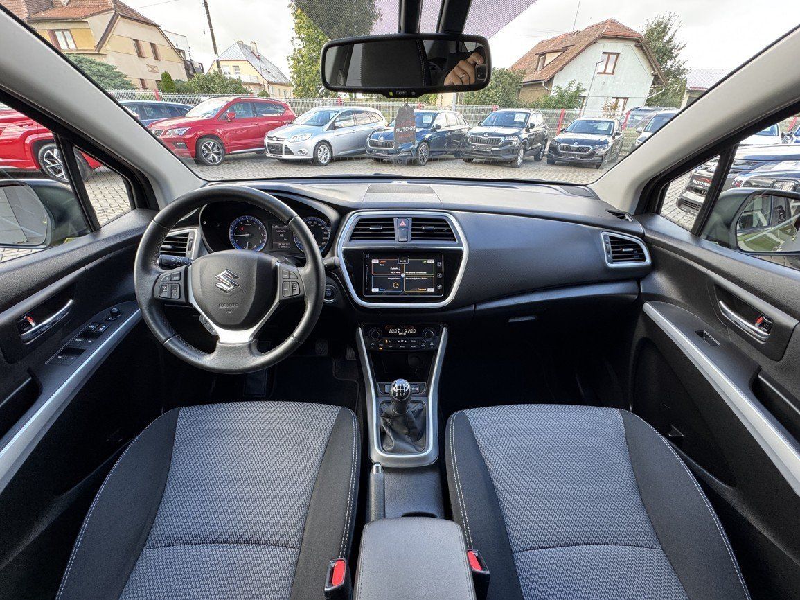 Suzuki SX4 S-Cross, 1.6 VVTi Limited Navi Kamera - fotka 6