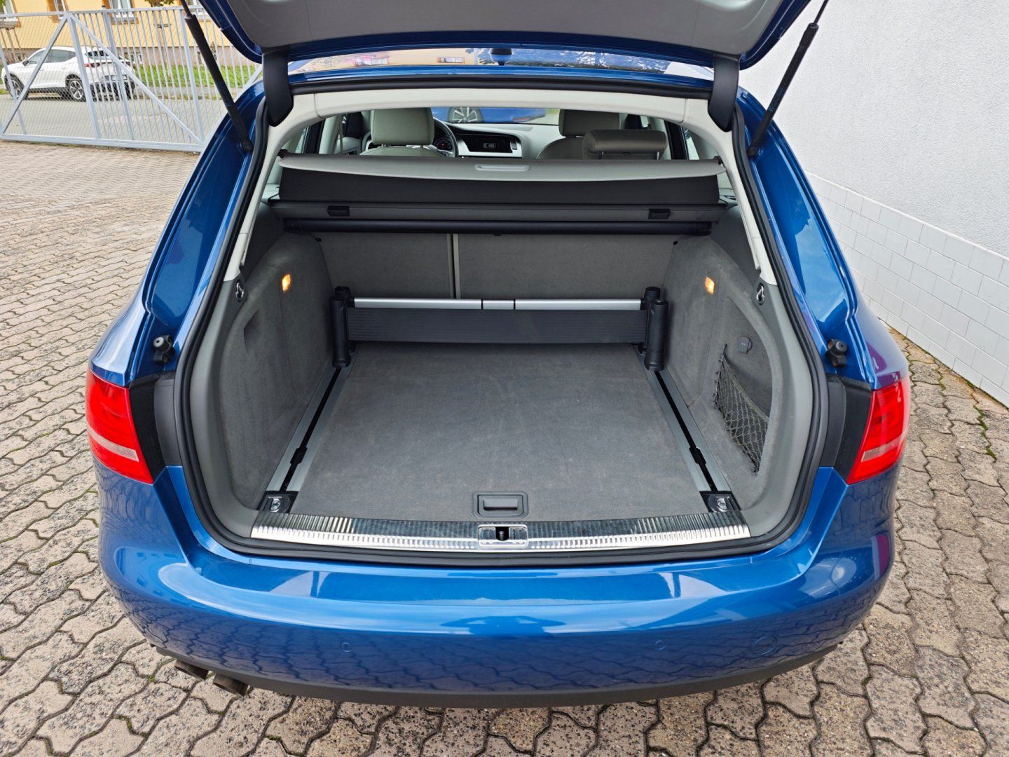 Audi A4 Avant, 2.0 TDi Automat - fotka 6