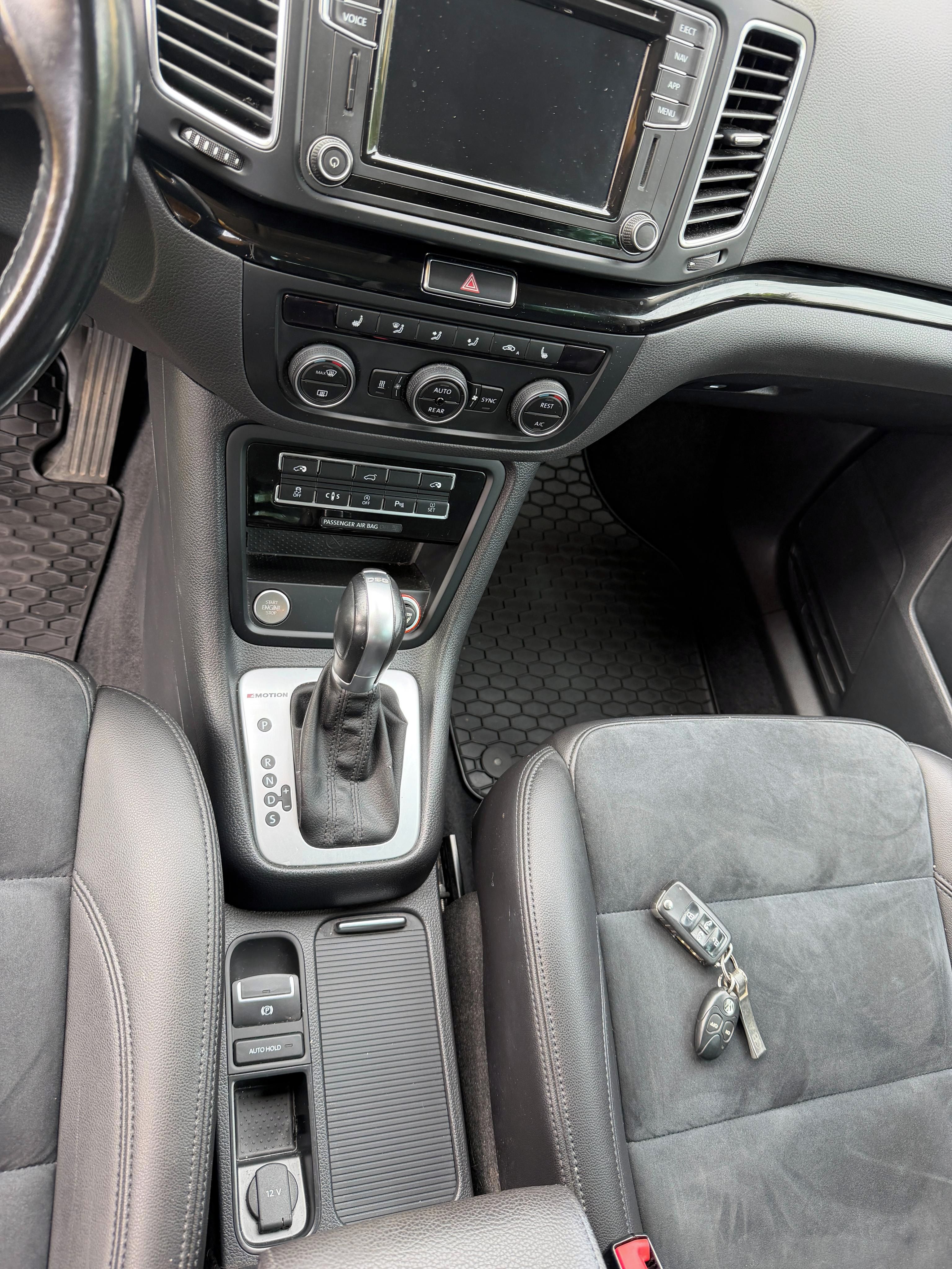 Volkswagen Sharan - fotka 4
