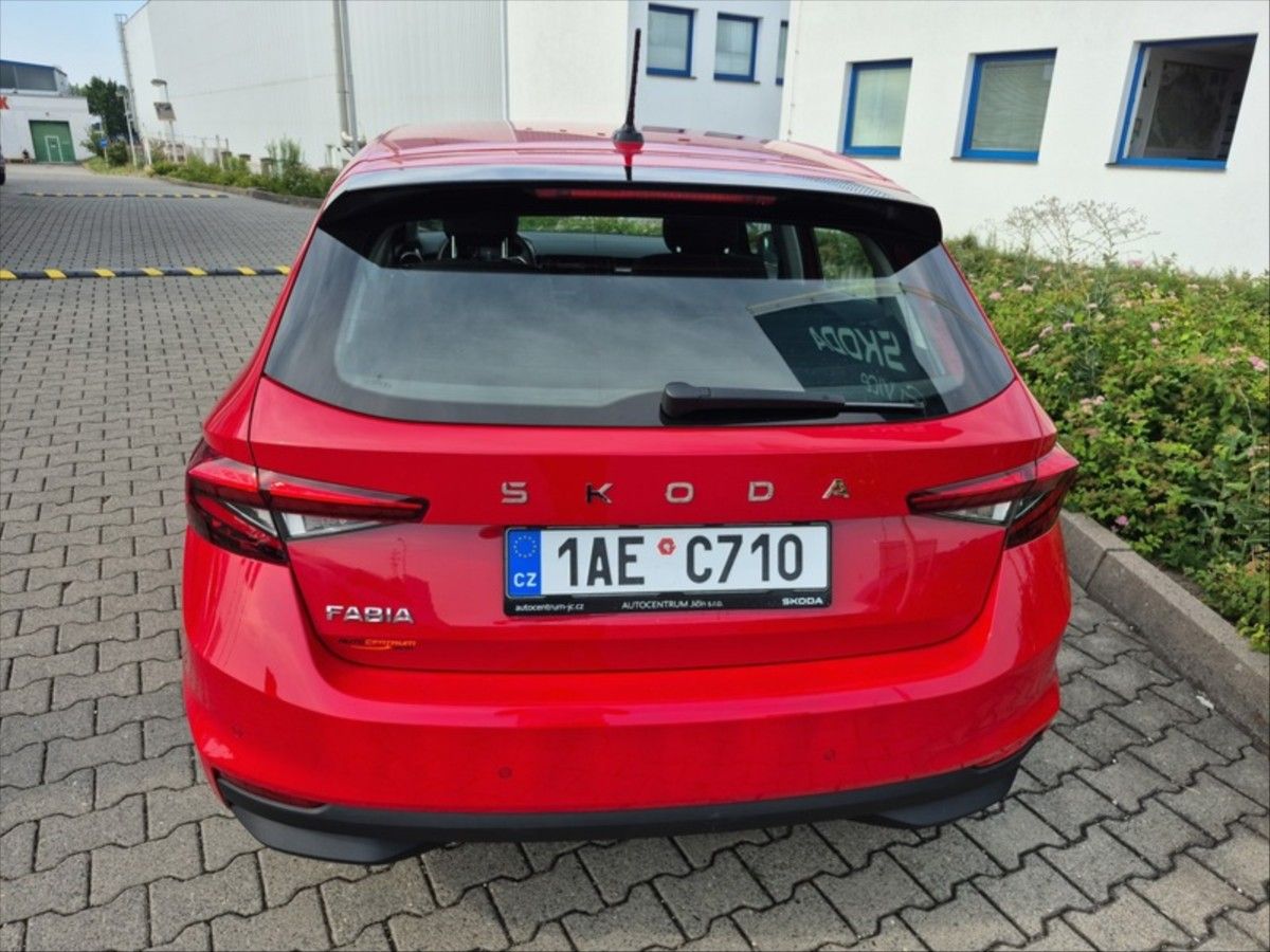 Škoda Fabia, 1,0 MPi Selection - fotka 2