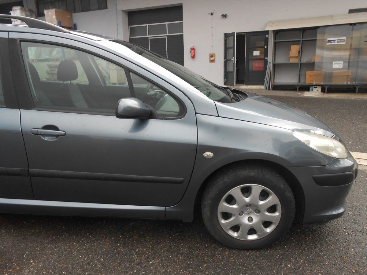 Peugeot 307, 1,6 16V 80Kw - fotka 4