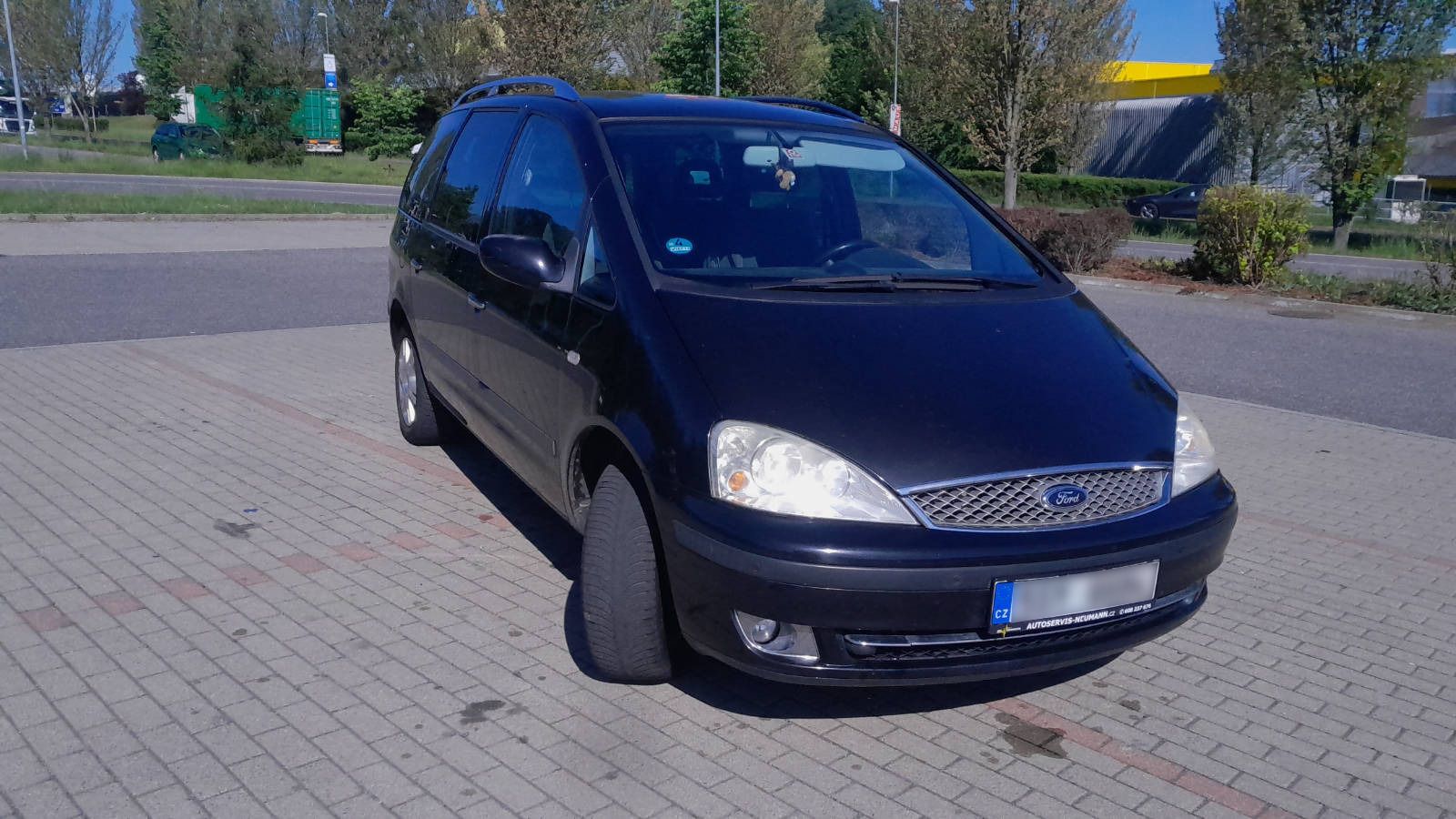 Ford Galaxy, benzín 2.3 GHIA plně pojízdné. - fotka 2