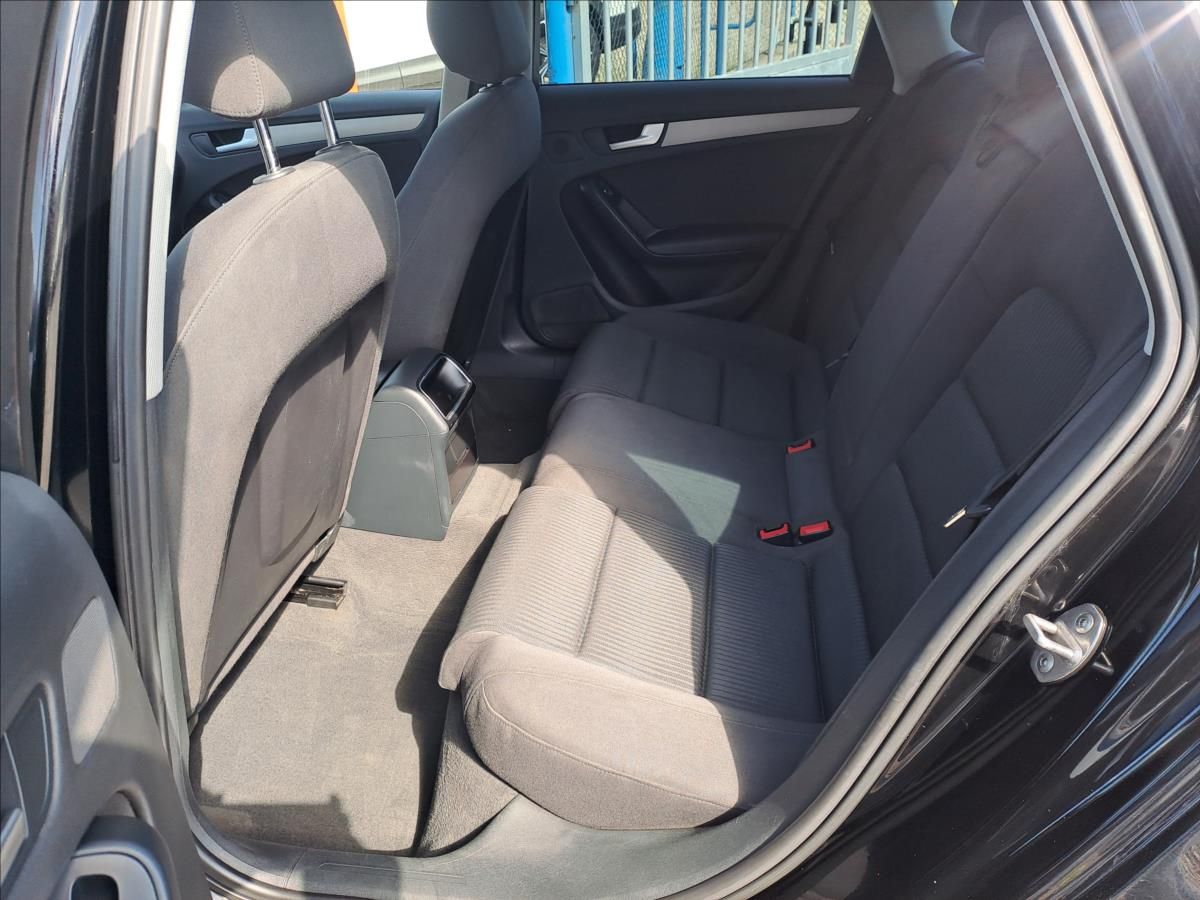Audi A4 Avant, 2,0 TDI KOUPENO CZ - fotka 6