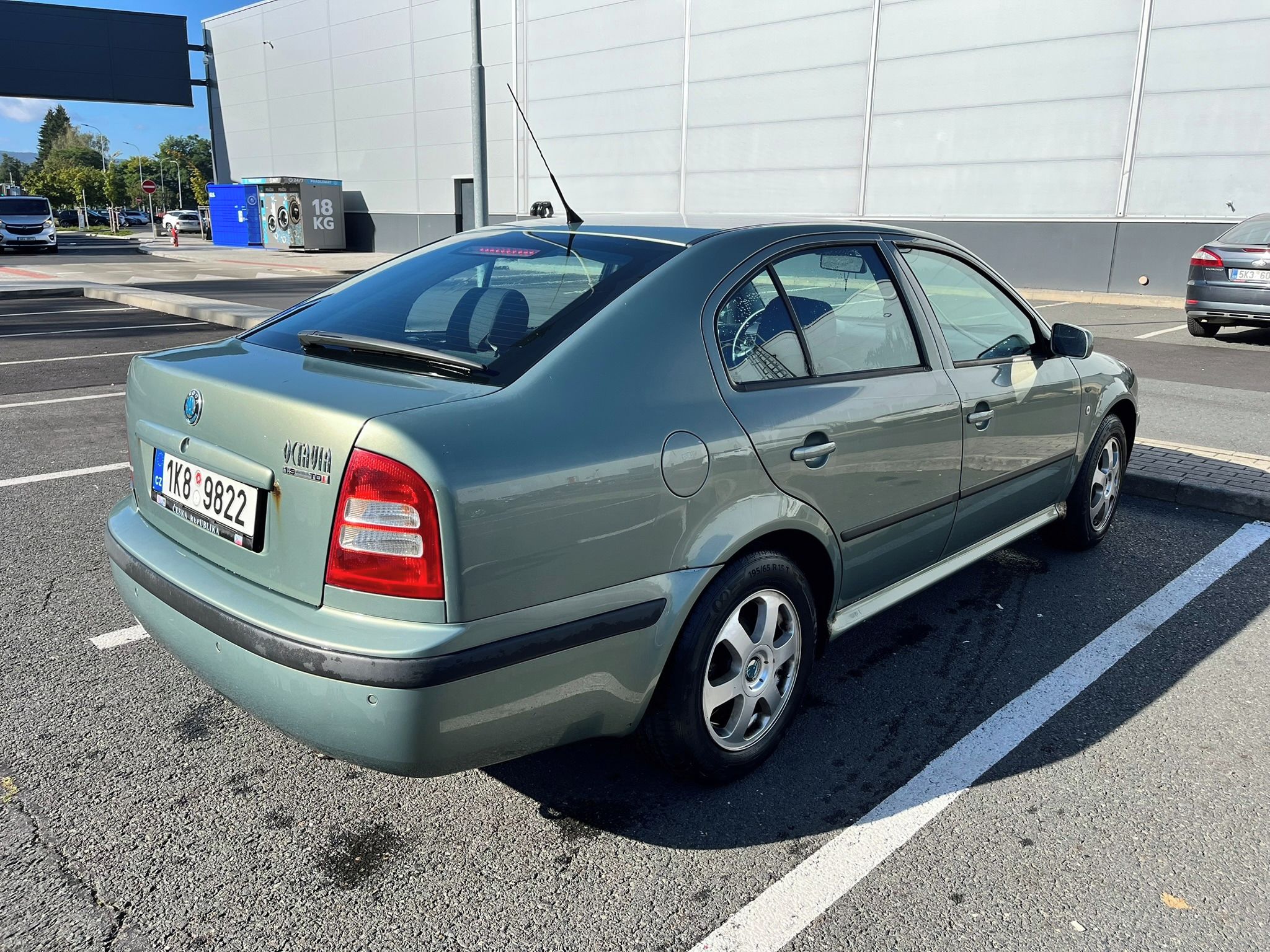Škoda Octavia, 1.9 TDI 81 kW Ambiente - fotka 2