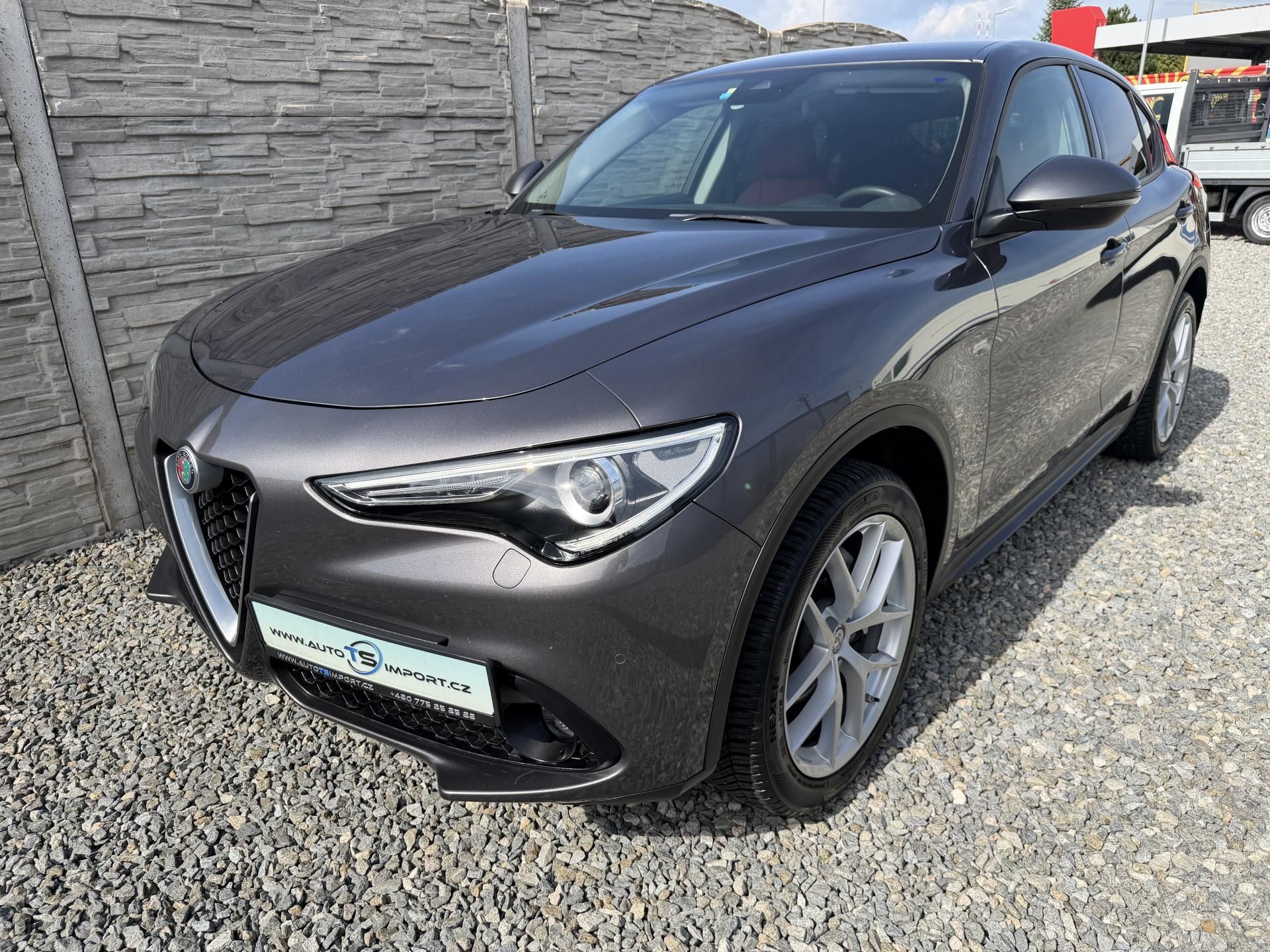 Alfa Romeo Stelvio, 2.2JTDM Q4 4x4 210PS VELOCE 1A - fotka 2