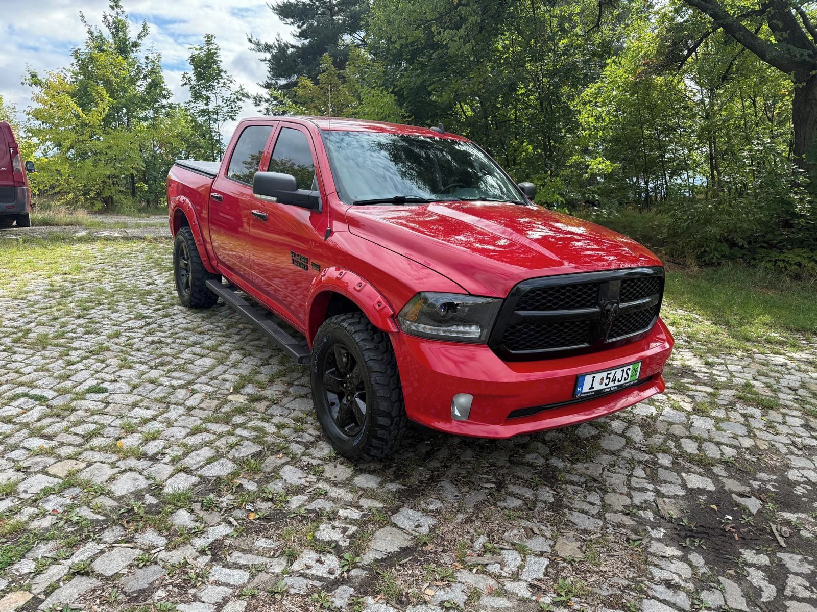 Dodge Ram 1500, 5.7 Hemi 4x4 - fotka 2