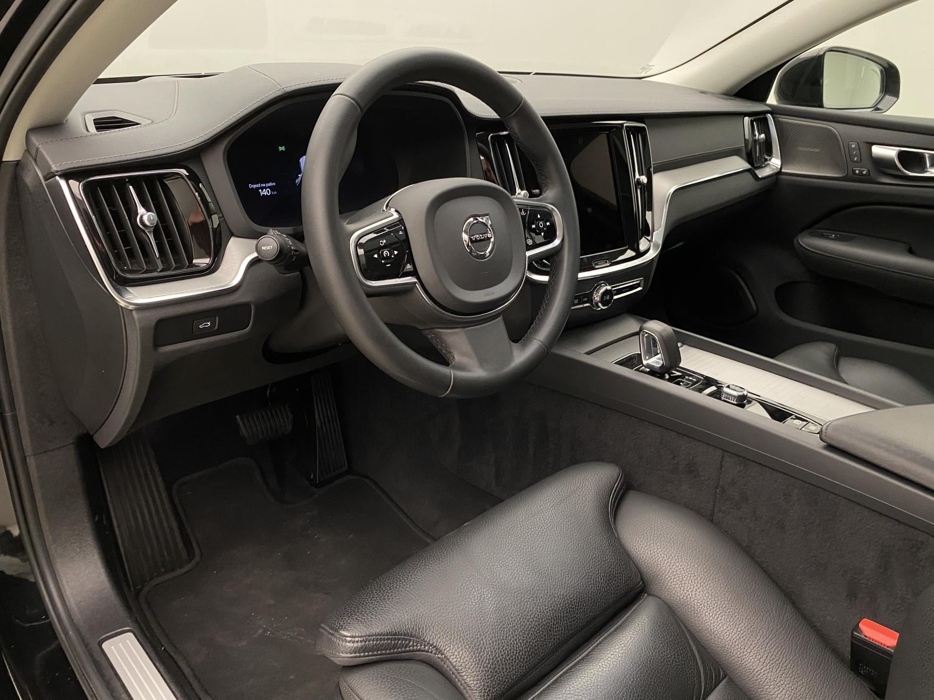 Volvo S60, B5 AWD DARK ULTIMATE AUT CZ - fotka 4