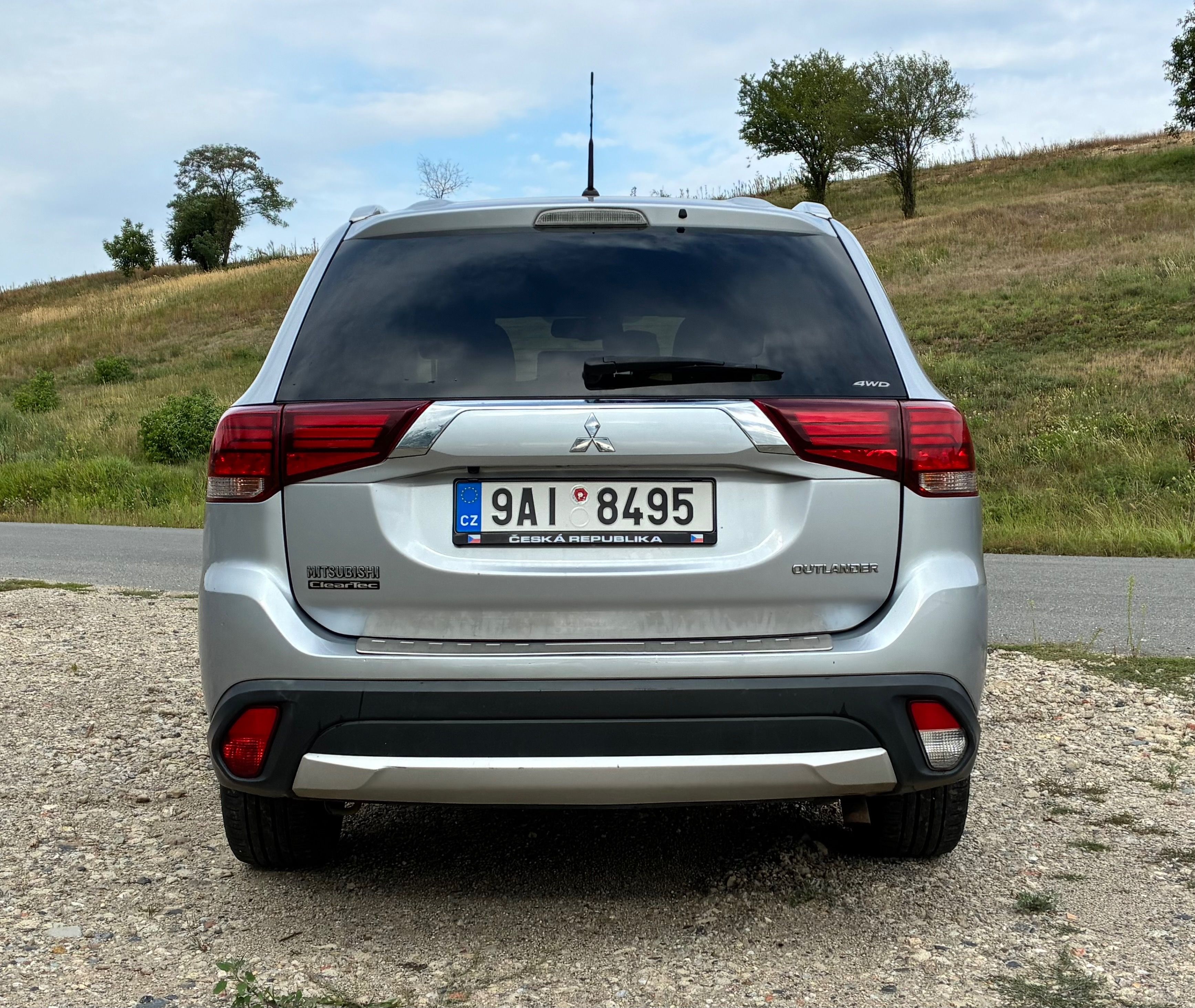 Mitsubishi Outlander, 2.2 TDi sedmimístné, 1.majitel - fotka 4