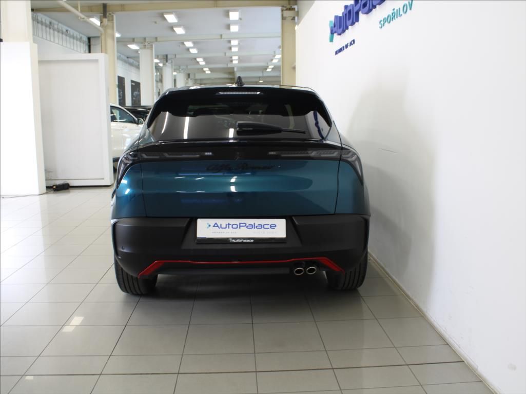 Alfa Romeo Junior, 1,2 Hybrid 145k.PANO.El.sed.ČR - fotka 4