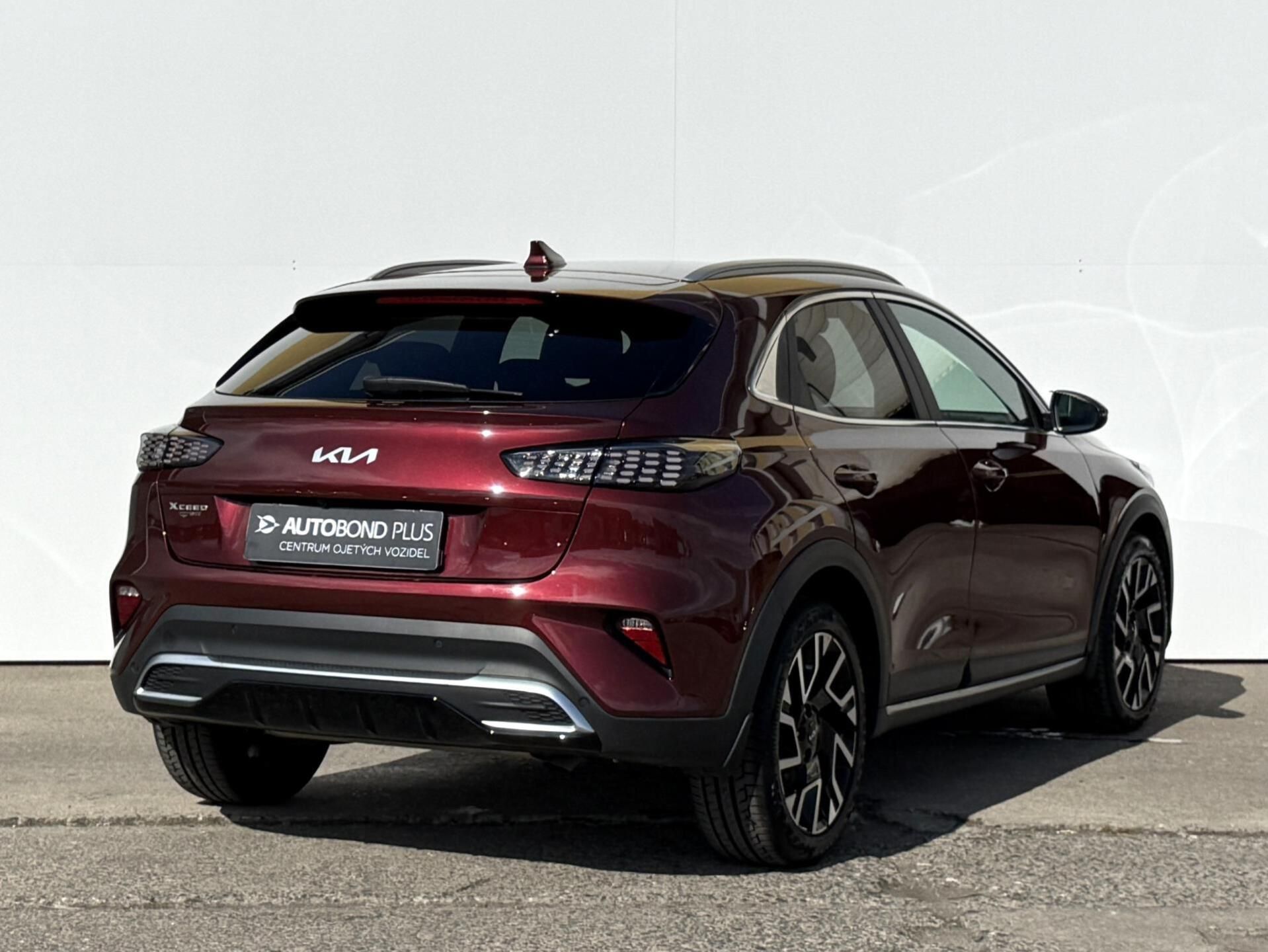 Kia XCee´d, 1.6 T-GDI 110kW DCT STEEL Edit - fotka 2