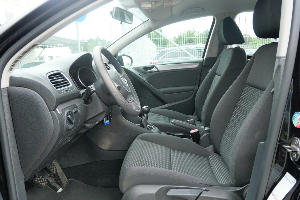 Volkswagen Golf, 1.6 TDI 77 kW Trend - fotka 5