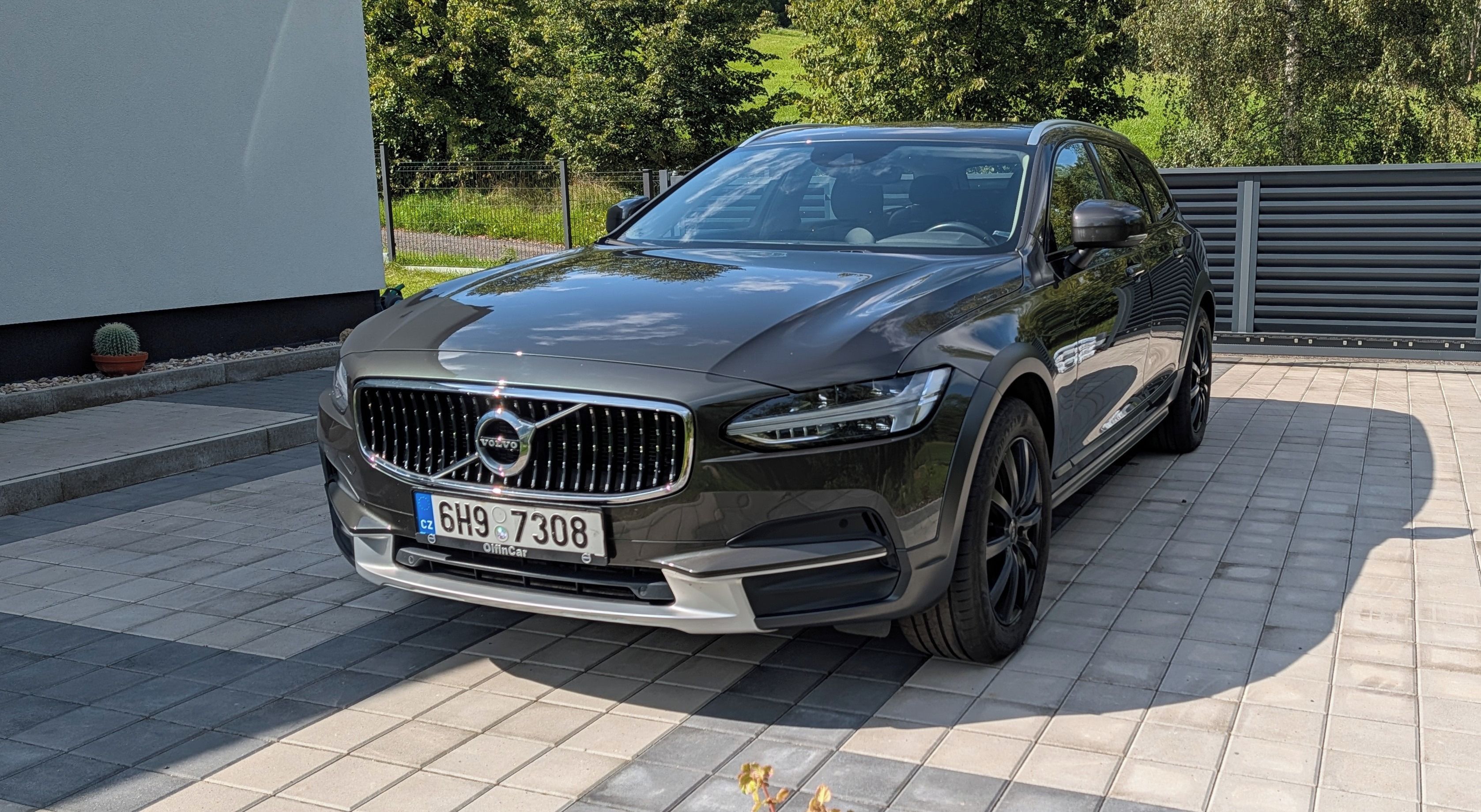 Volvo V90, Prodám Volvo V90 Cross Country