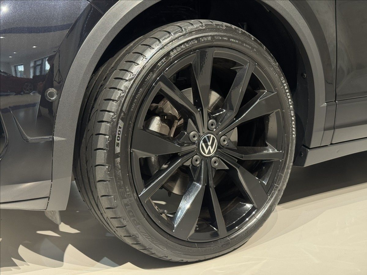 Volkswagen T-Roc, 1,5 TSi  DSG R-Line ACC Kamera - fotka 6
