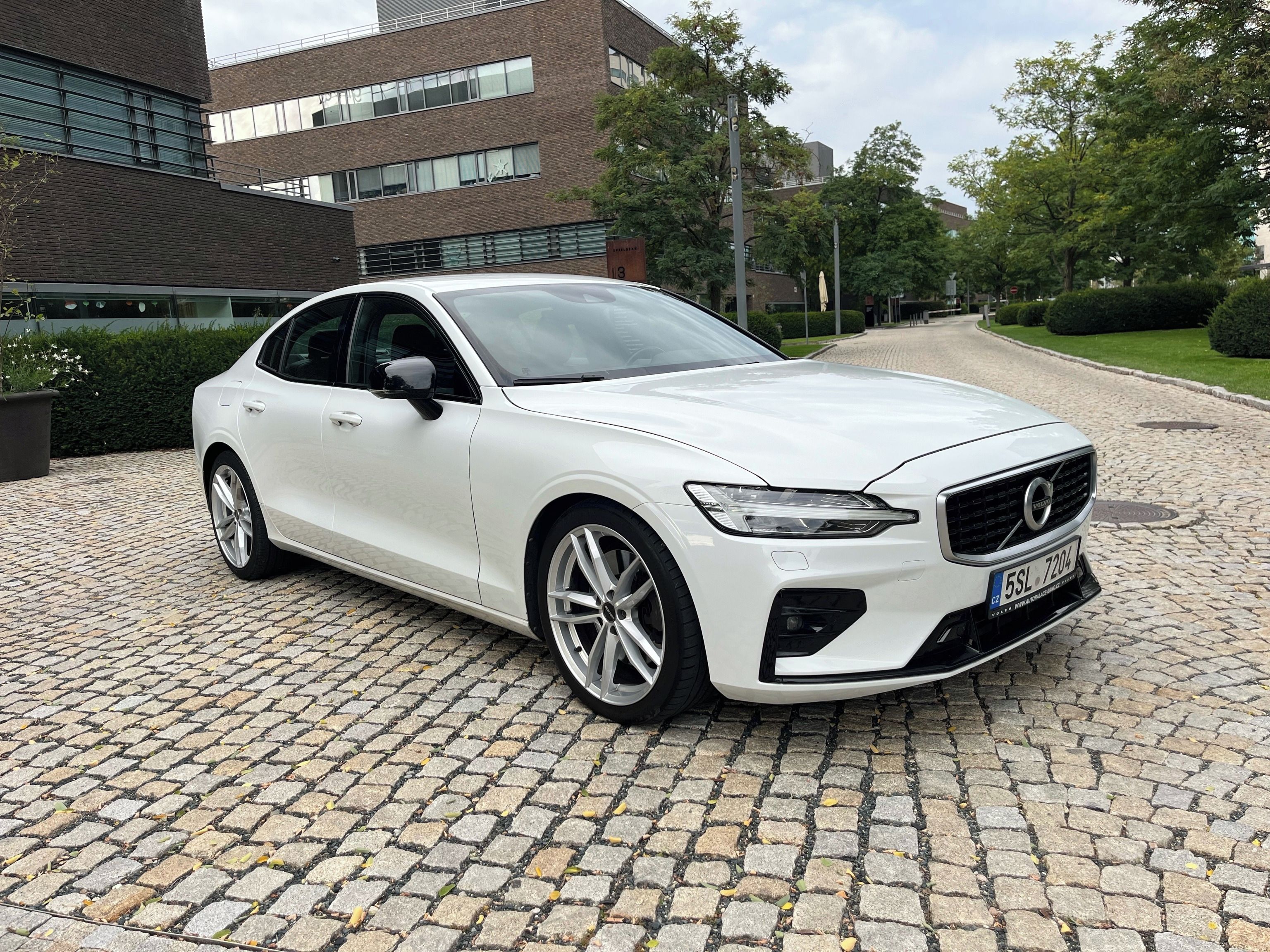 Volvo S60, R design 184kw - fotka 2