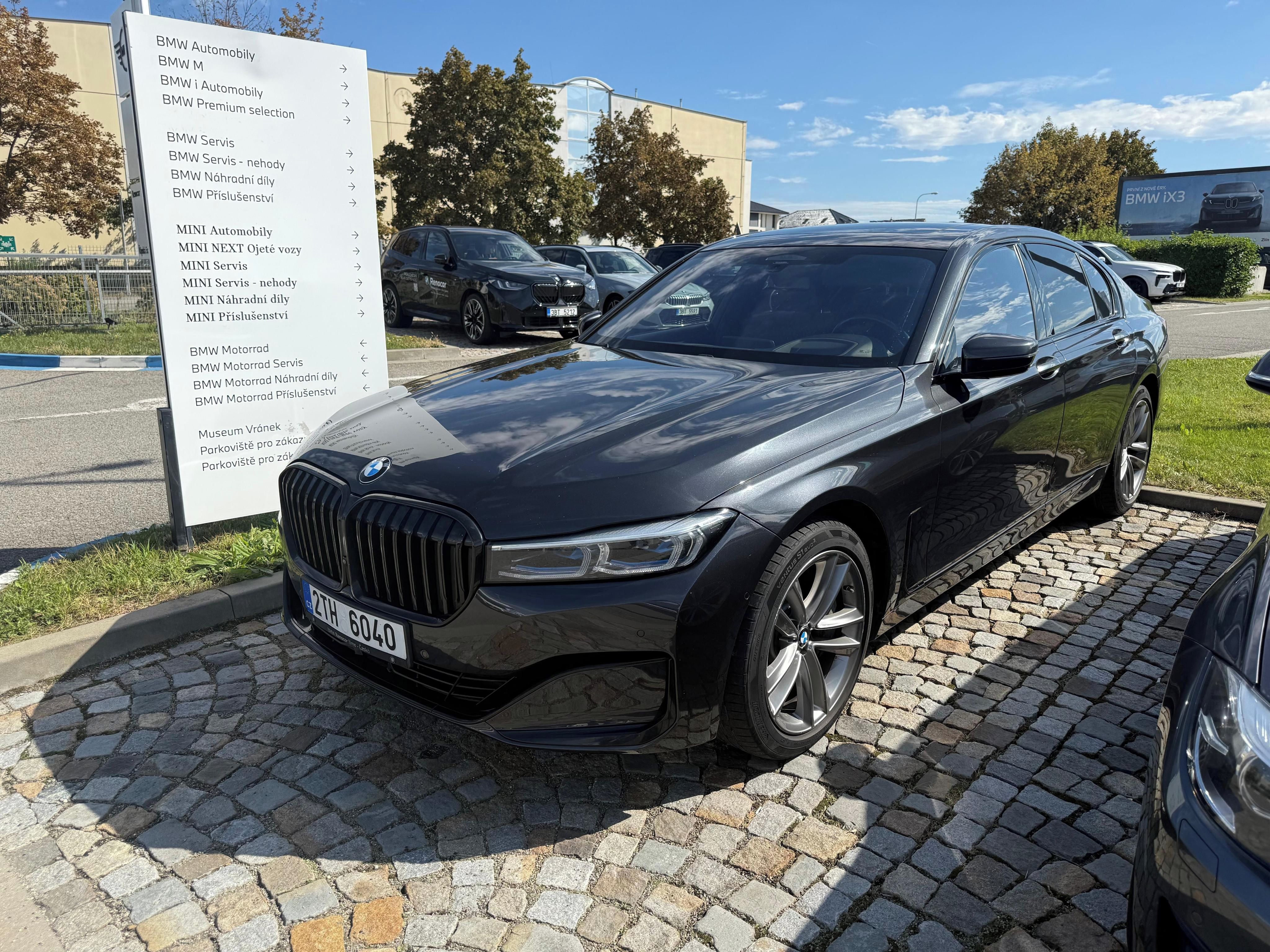 BMW Řada 7, BMW 750i xDrive