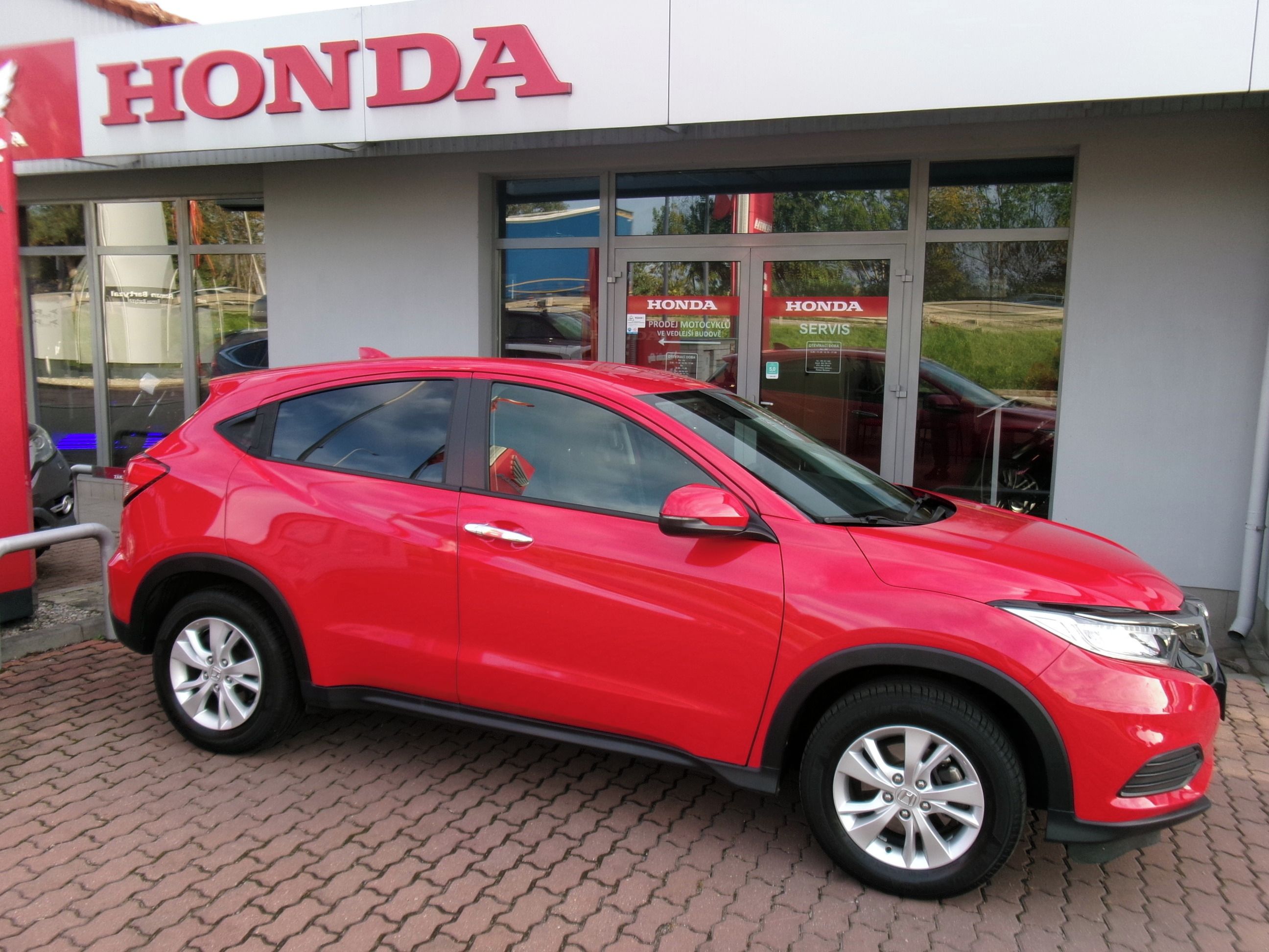 Honda HR-V, 1.5i-VTEC COMFORT PLUS, ČR,1.M - fotka 6