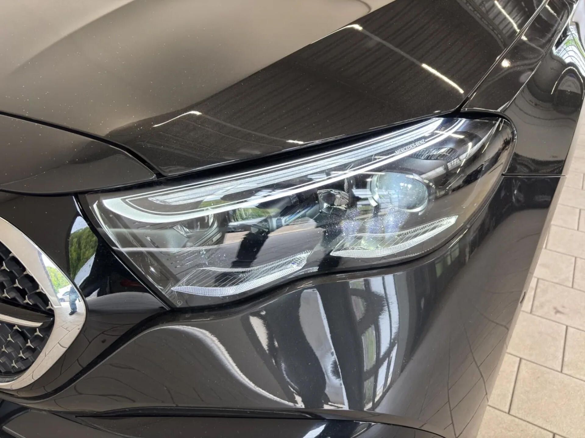 Mercedes-Benz Třídy E, 220d AMG Advanced+ 360 DIGI.L - fotka 4